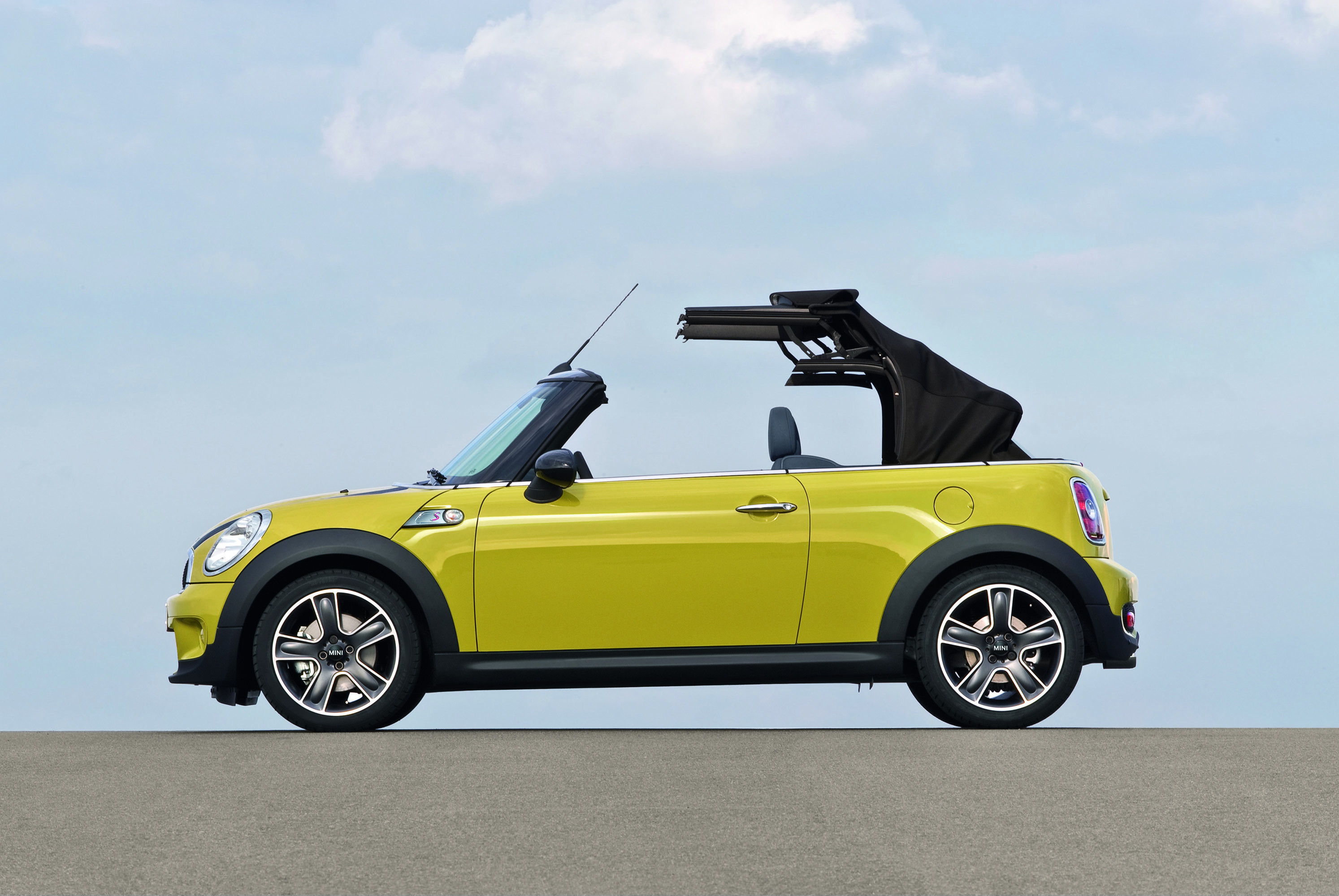 MINI Convertible photo #31