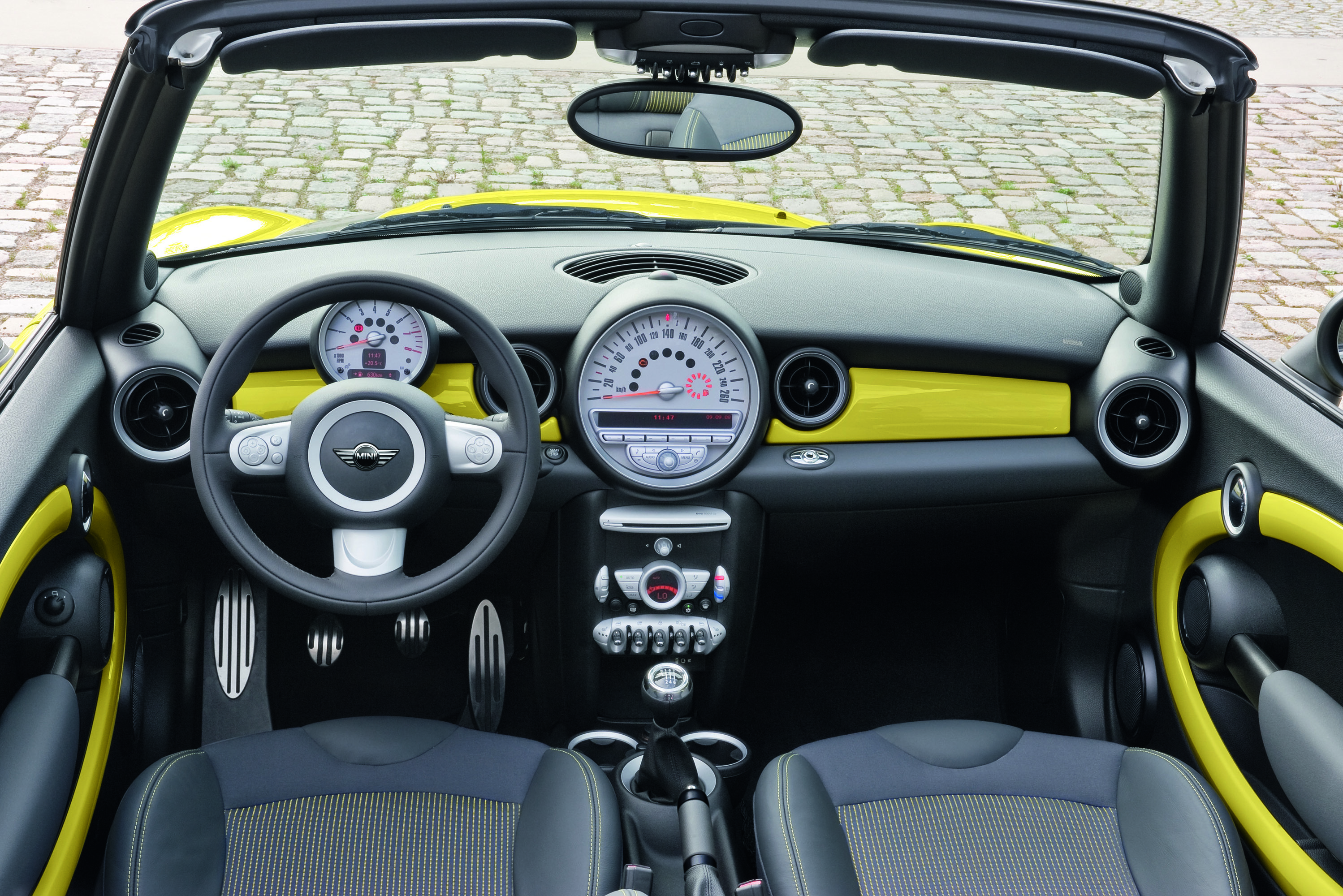 MINI Convertible photo #42