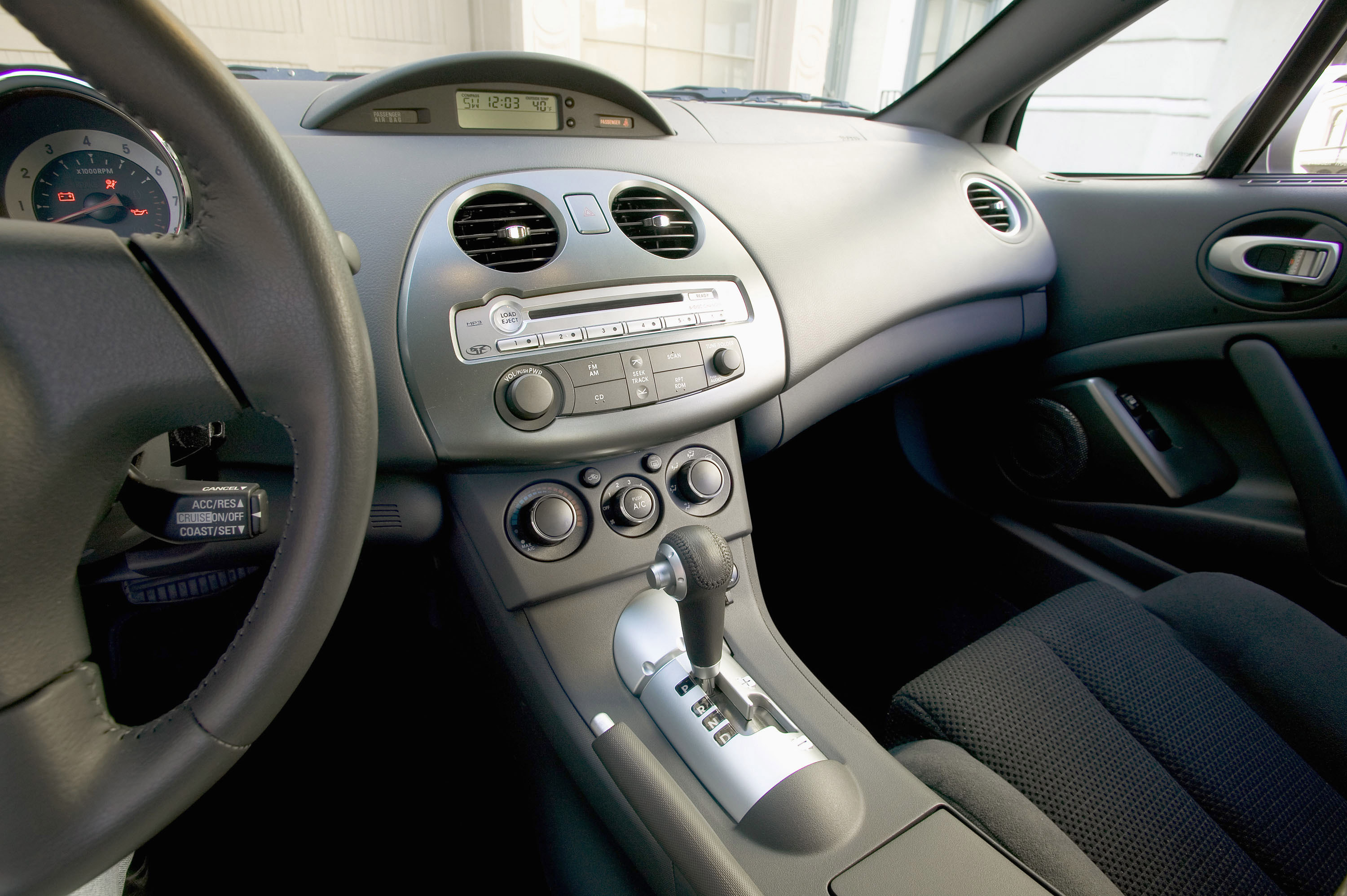 Mitsubishi Eclips Coupe GT photo #17