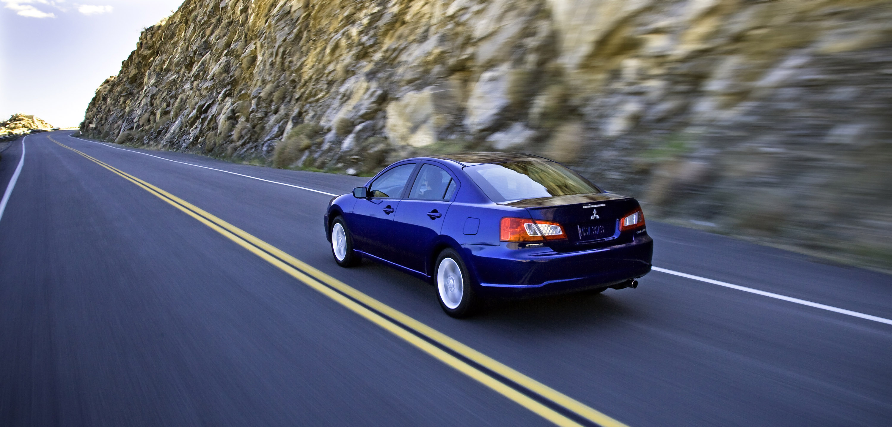 Mitsubishi Galant photo #15