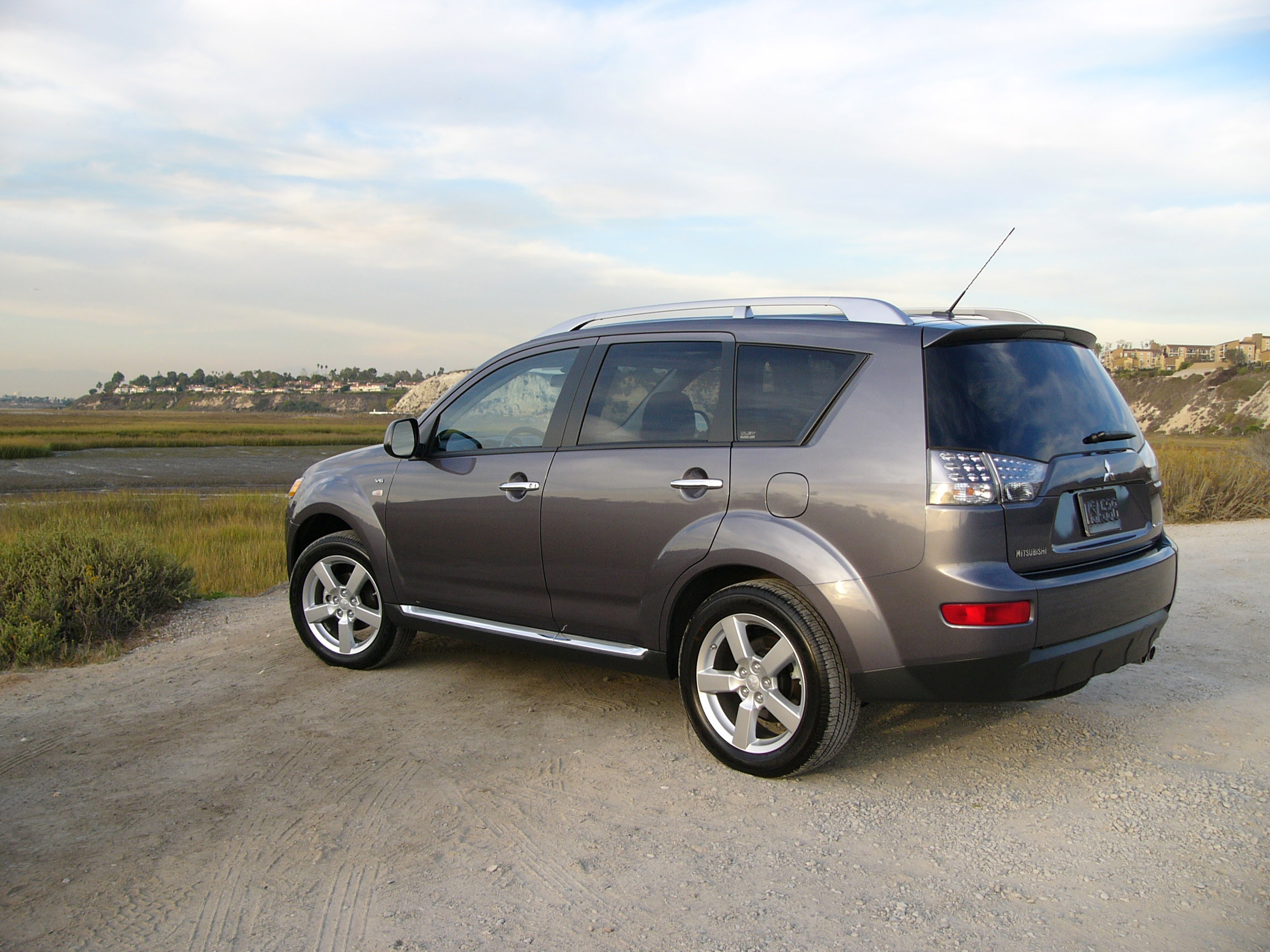 2009 Mitsubishi Outlander HD Pictures