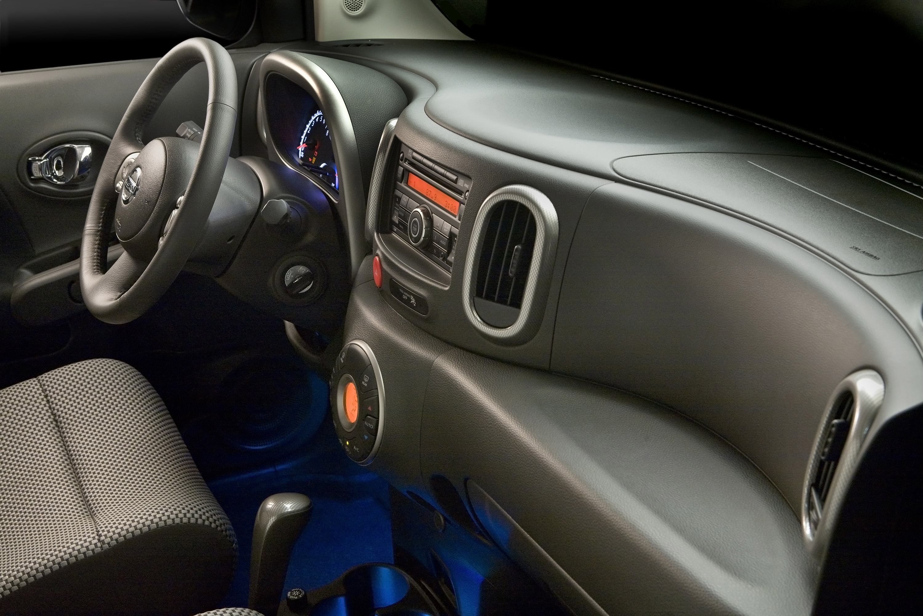 Nissan Cube photo #20