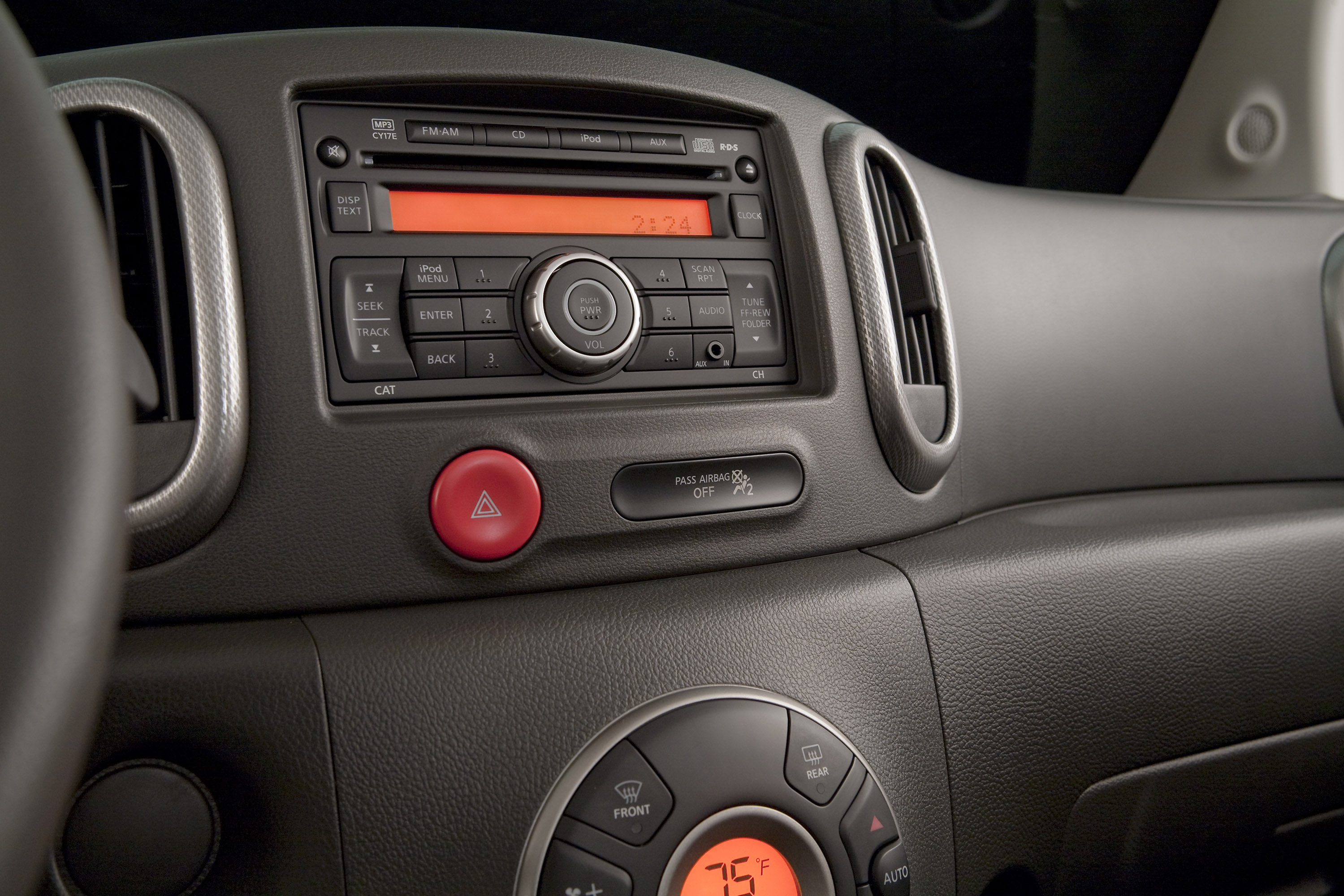 Nissan Cube photo #43