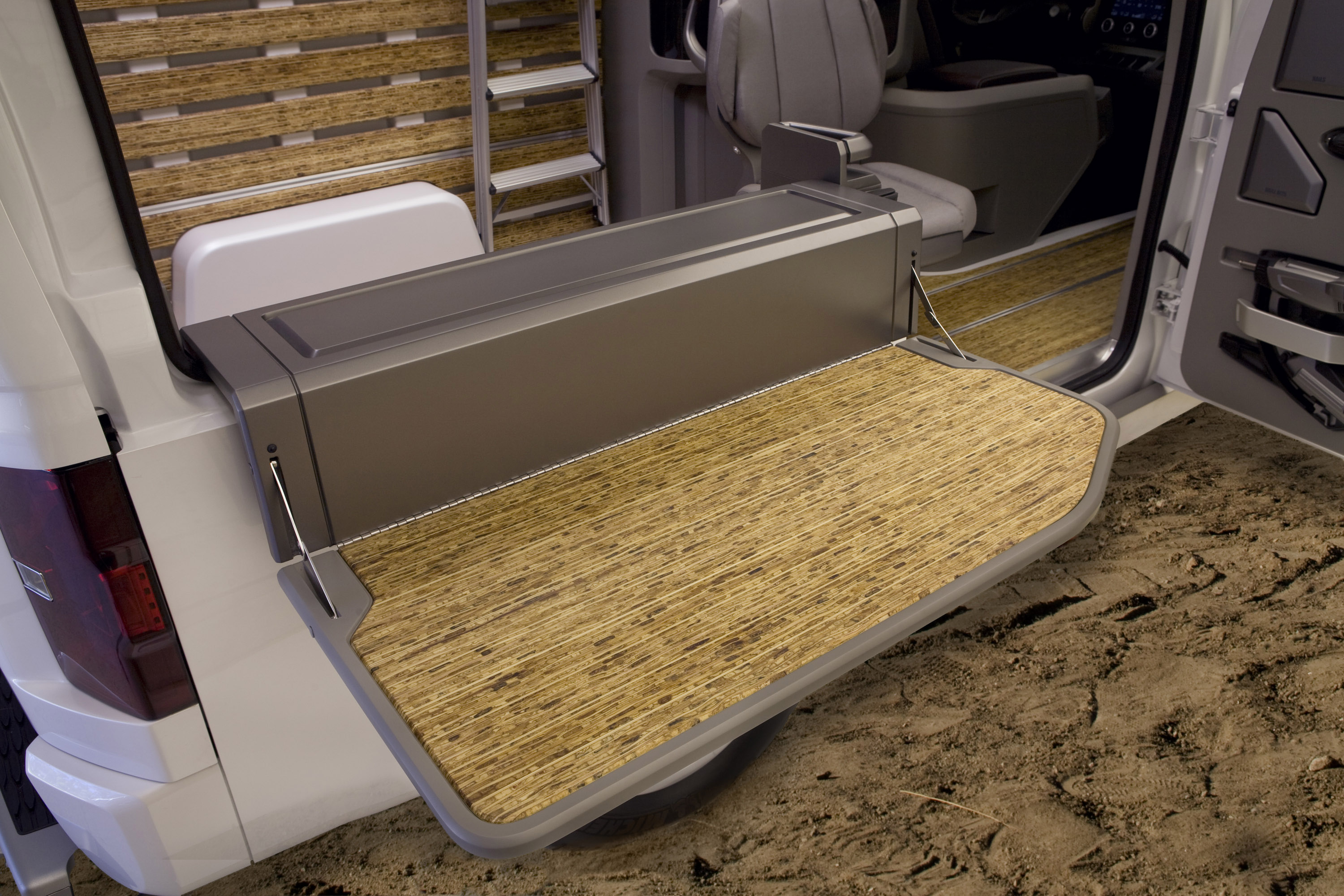 Nissan NV2500 Concept photo #28