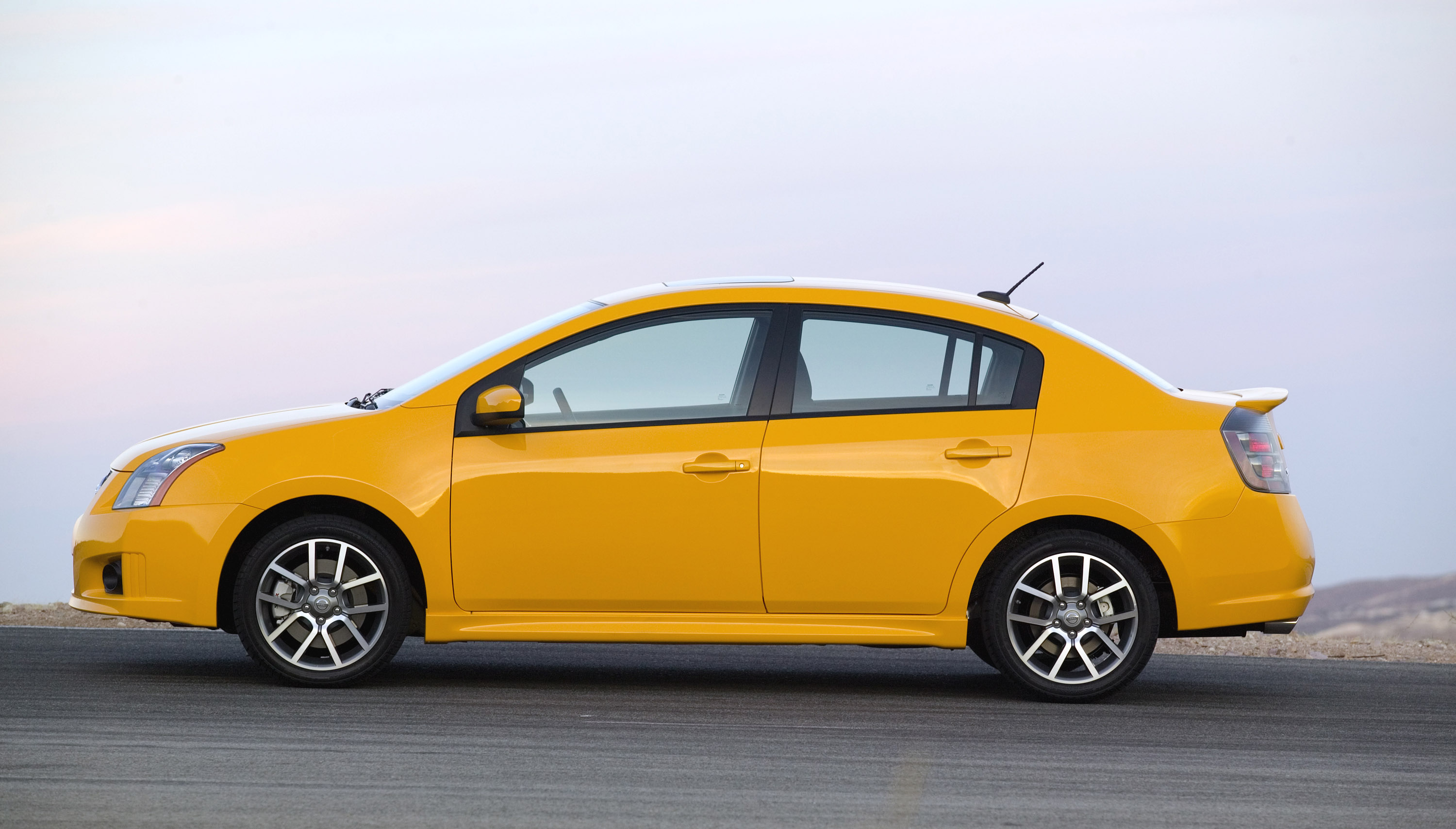 Nissan Sentra SE-R photo #9