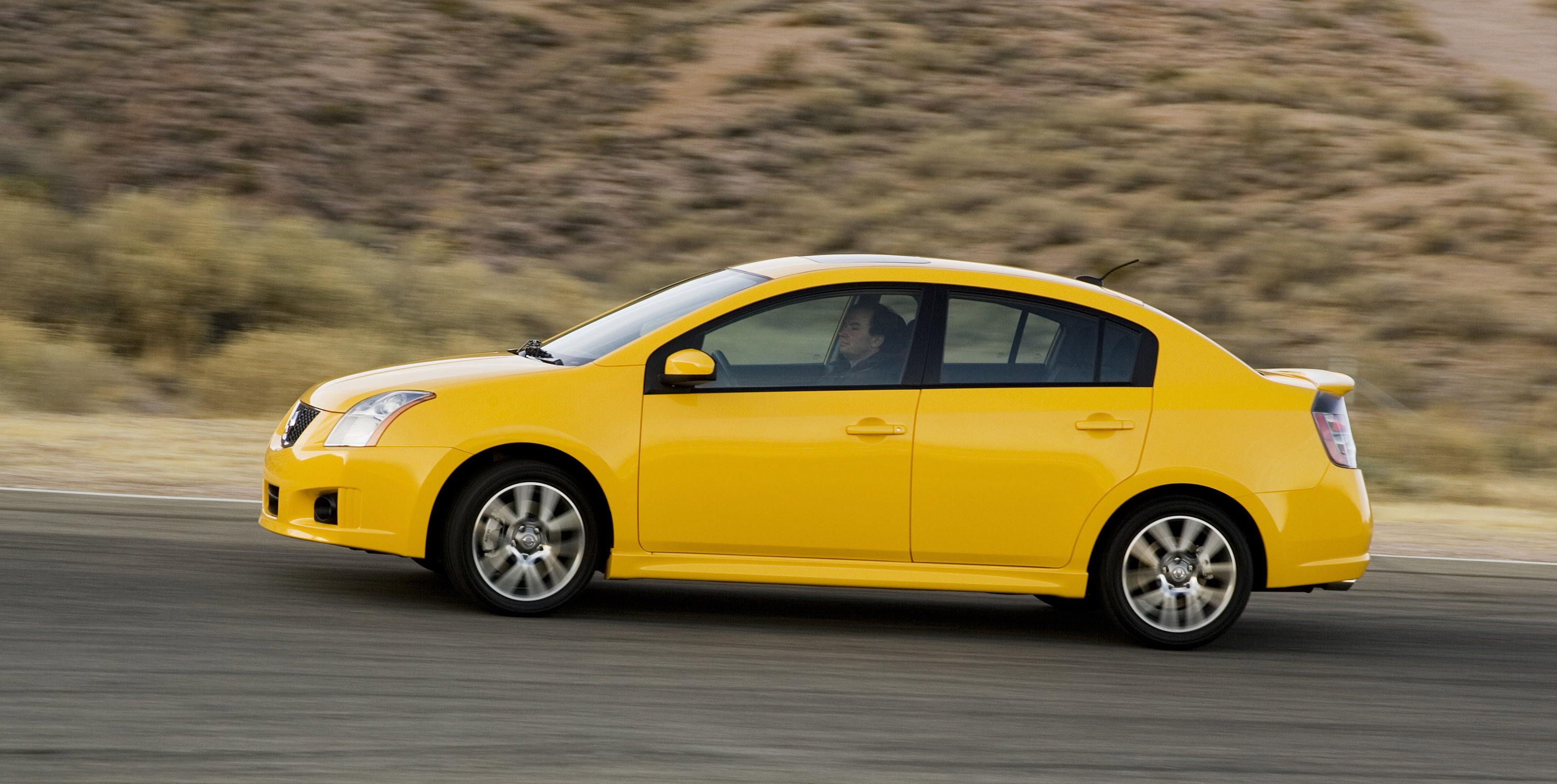 Nissan Sentra SE-R photo #10