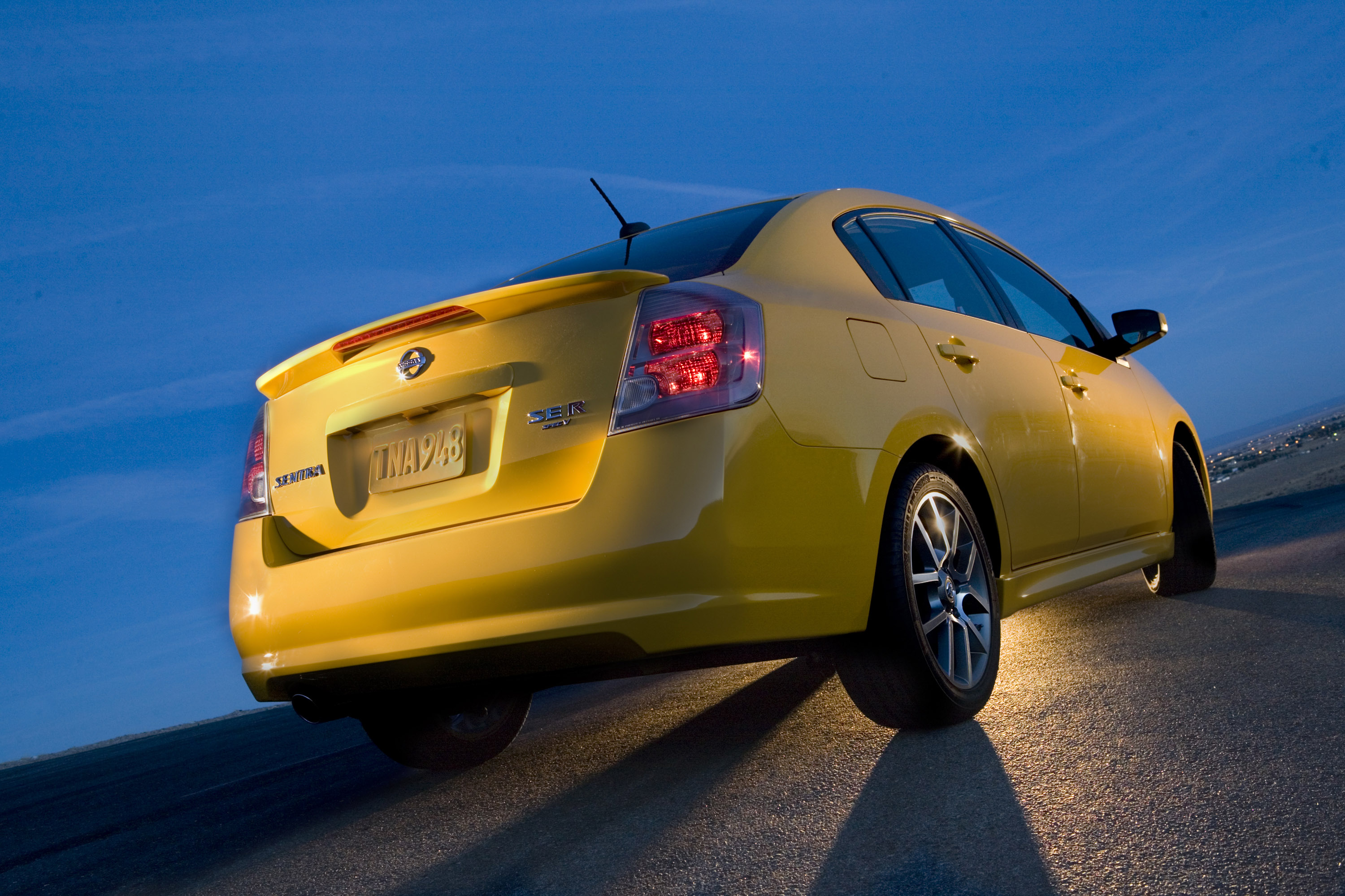 Nissan Sentra SE-R photo #13