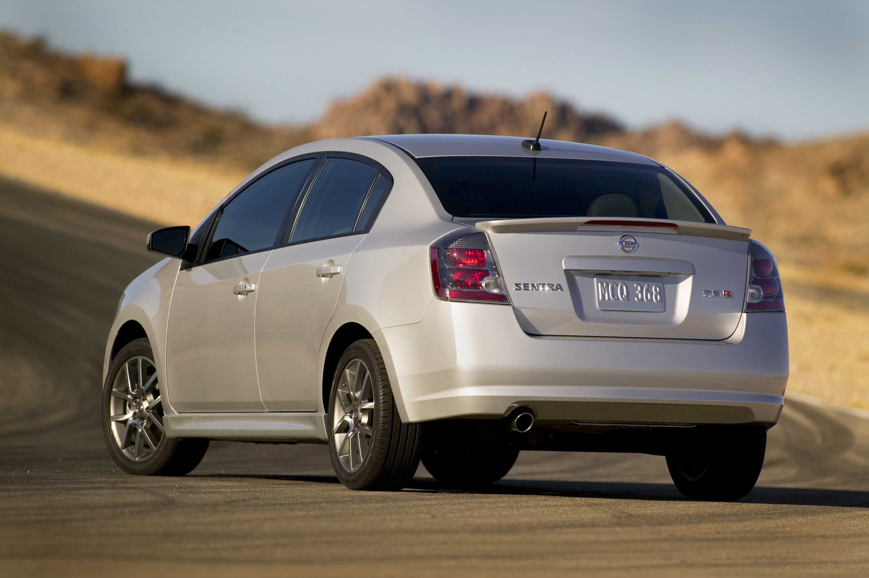 Nissan Sentra SE-R photo #14