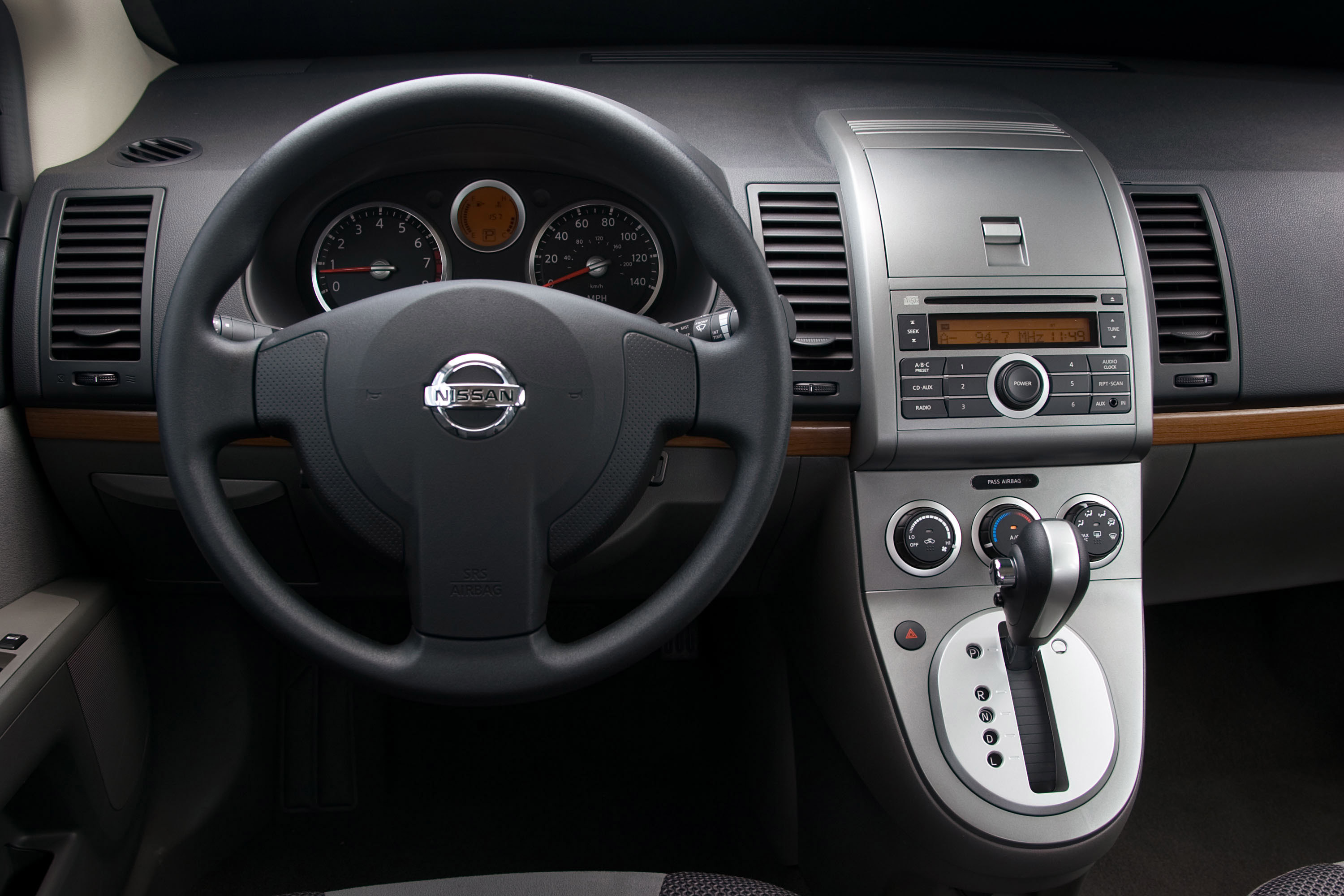 Nissan Sentra photo #20