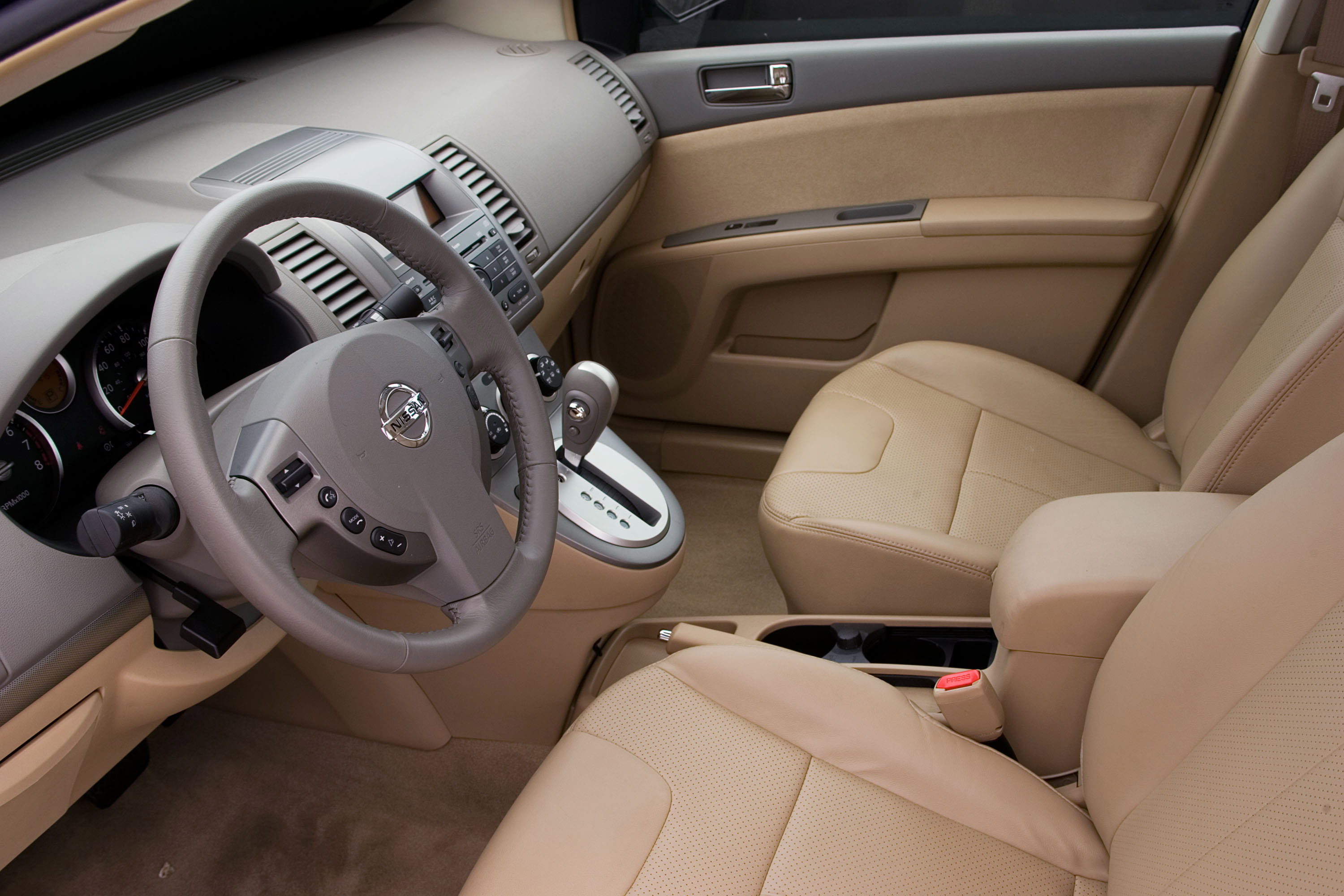 Nissan Sentra photo #23