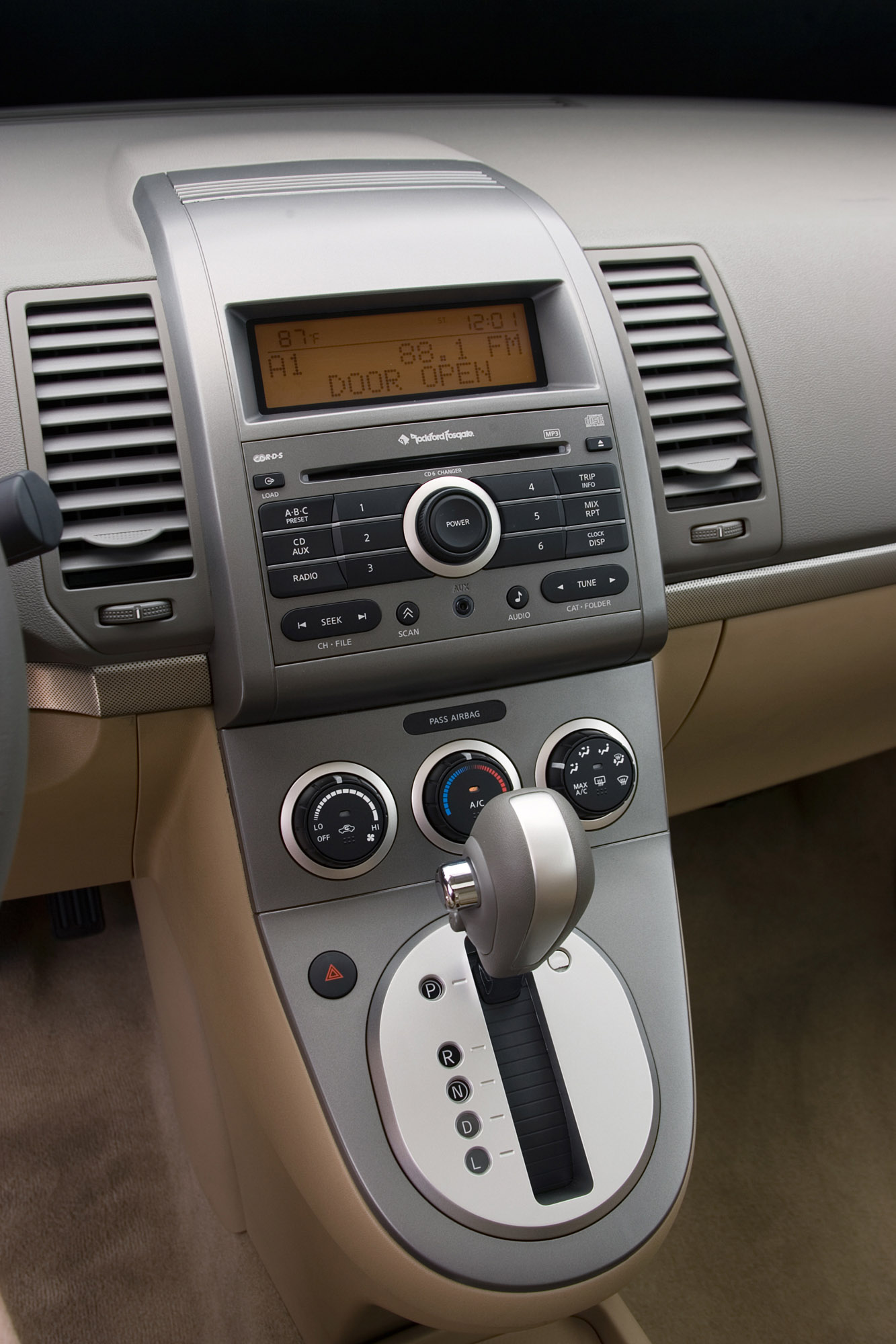 Nissan Sentra photo #37