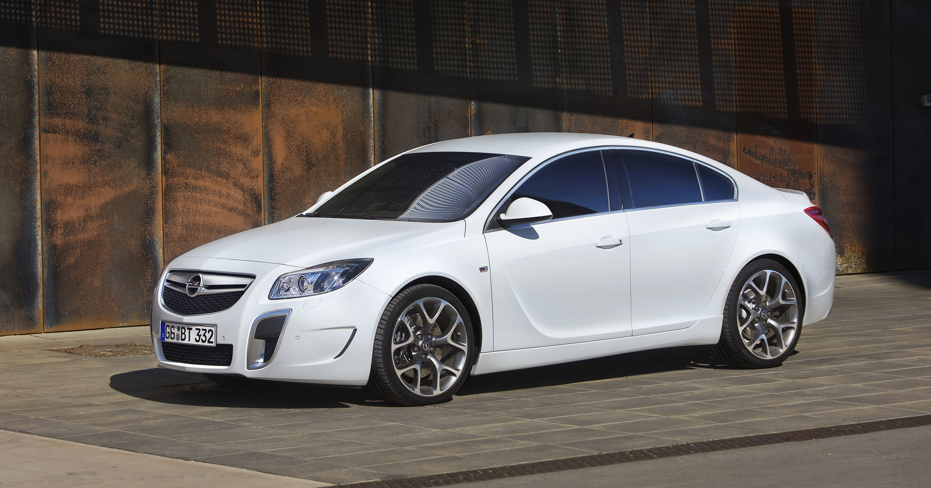 Opel Insignia OPC photo #1