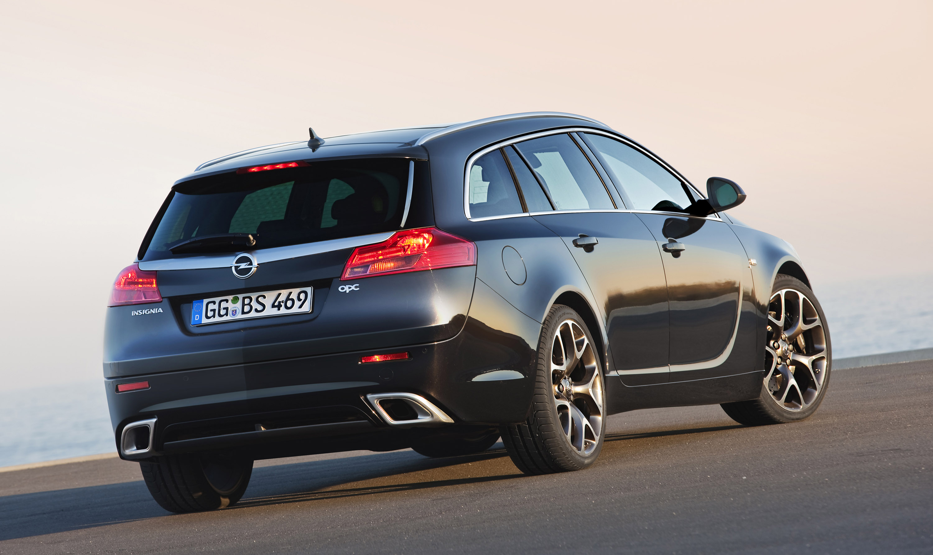 Opel Insignia OPC photo #24