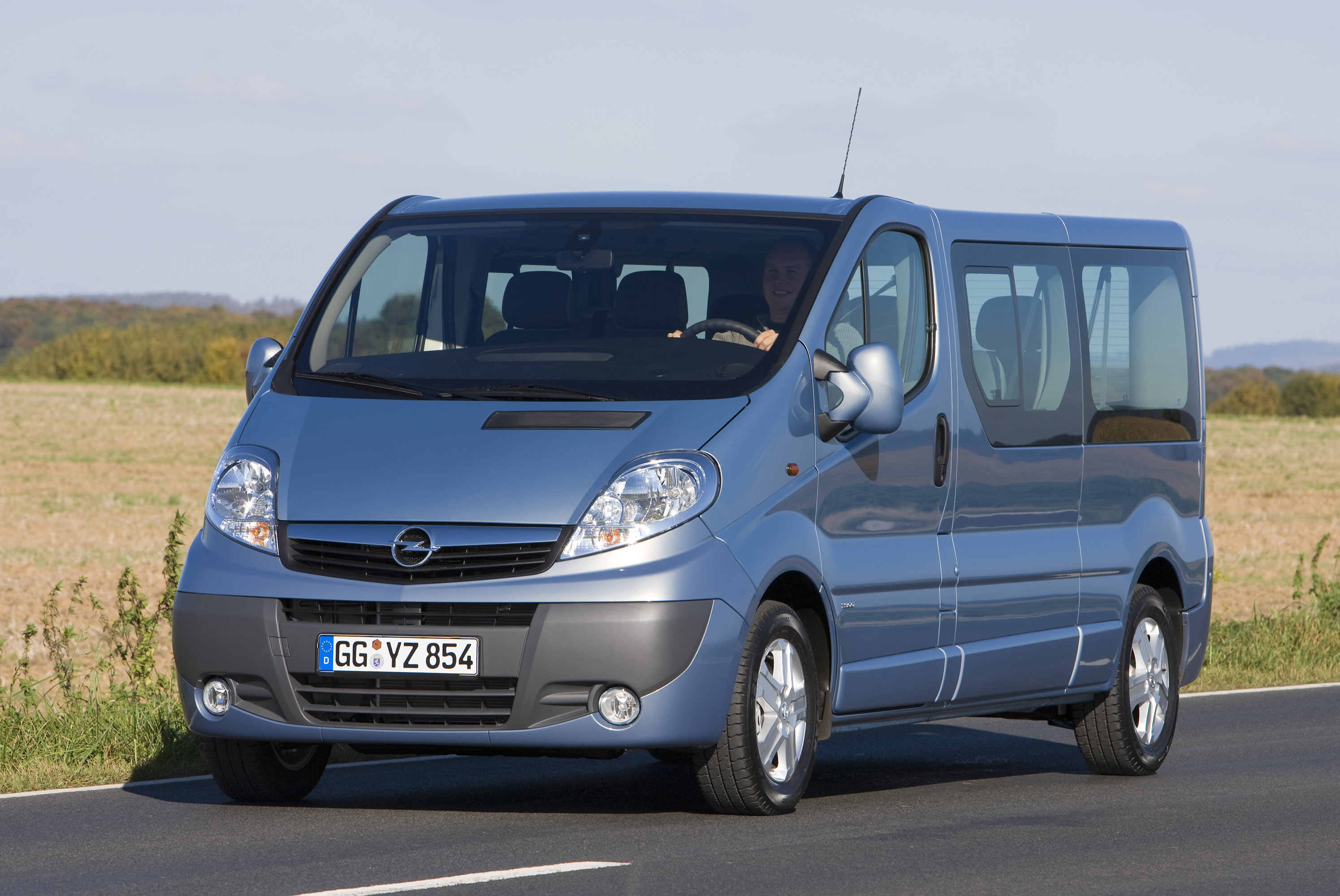 Opel Vivaro photo #1