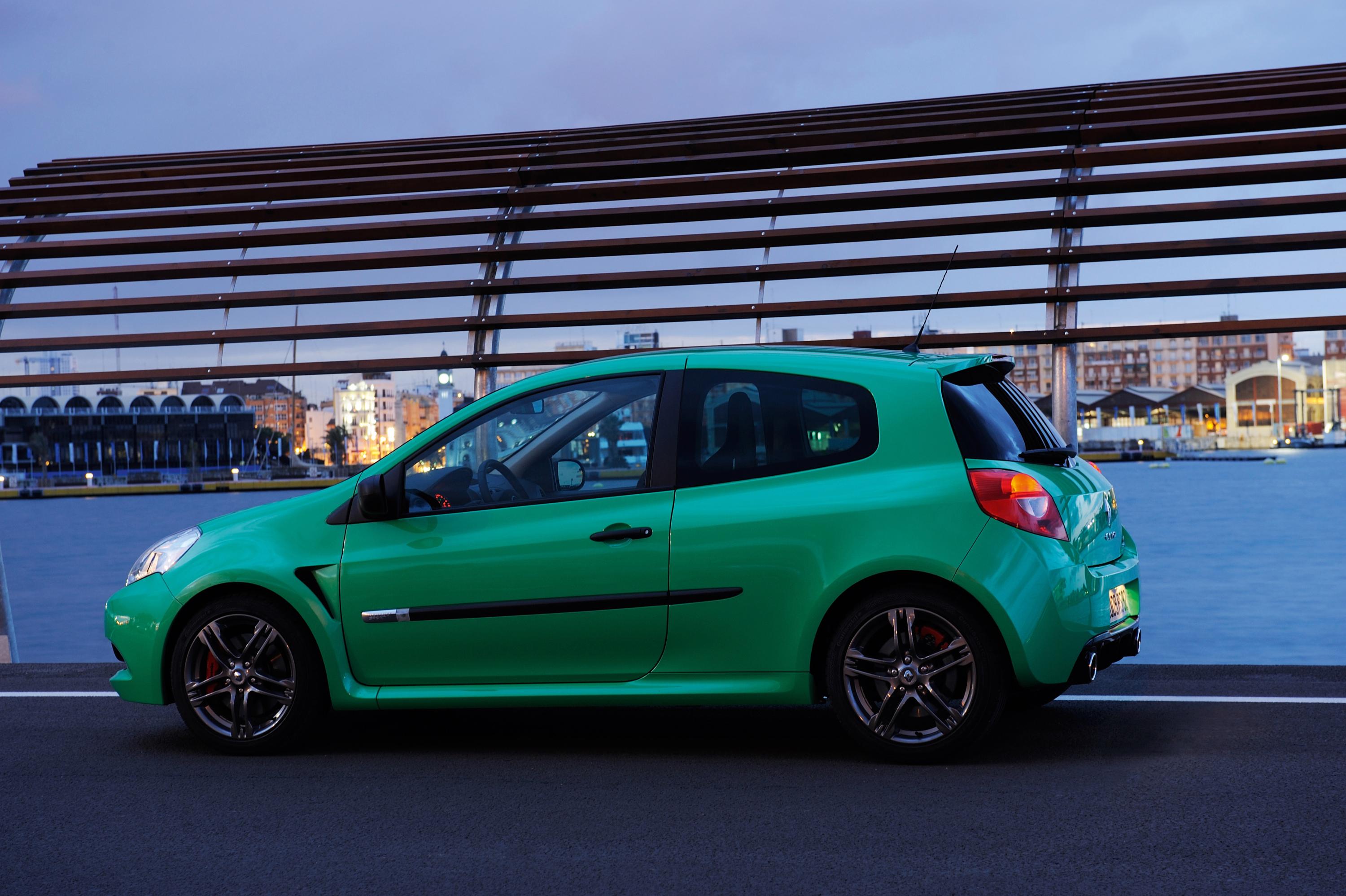 Renault Clio Sport photo #17