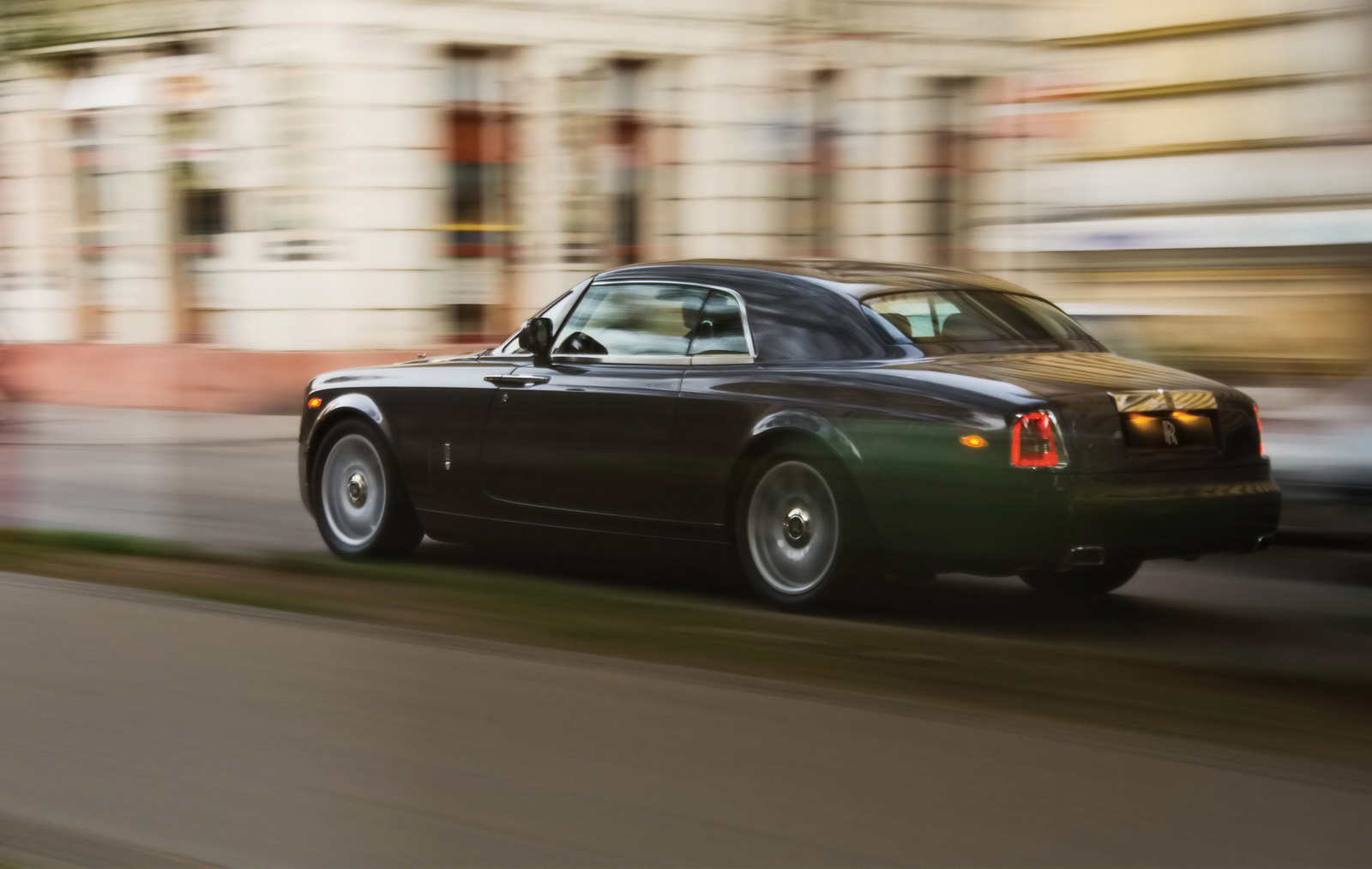 Rolls-Royce Phantom Coupe photo #26