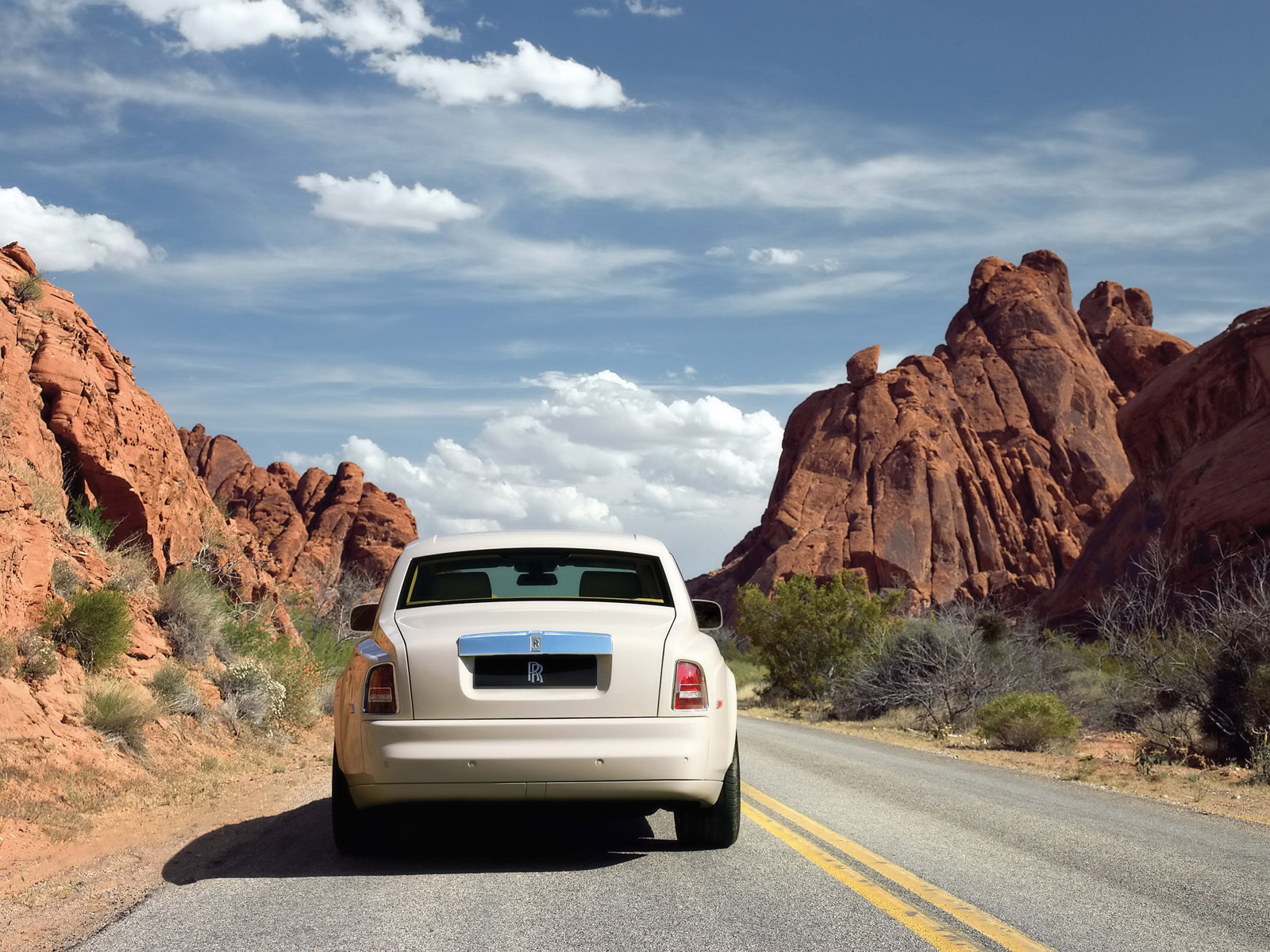 Rolls-Royce Phantom photo #16