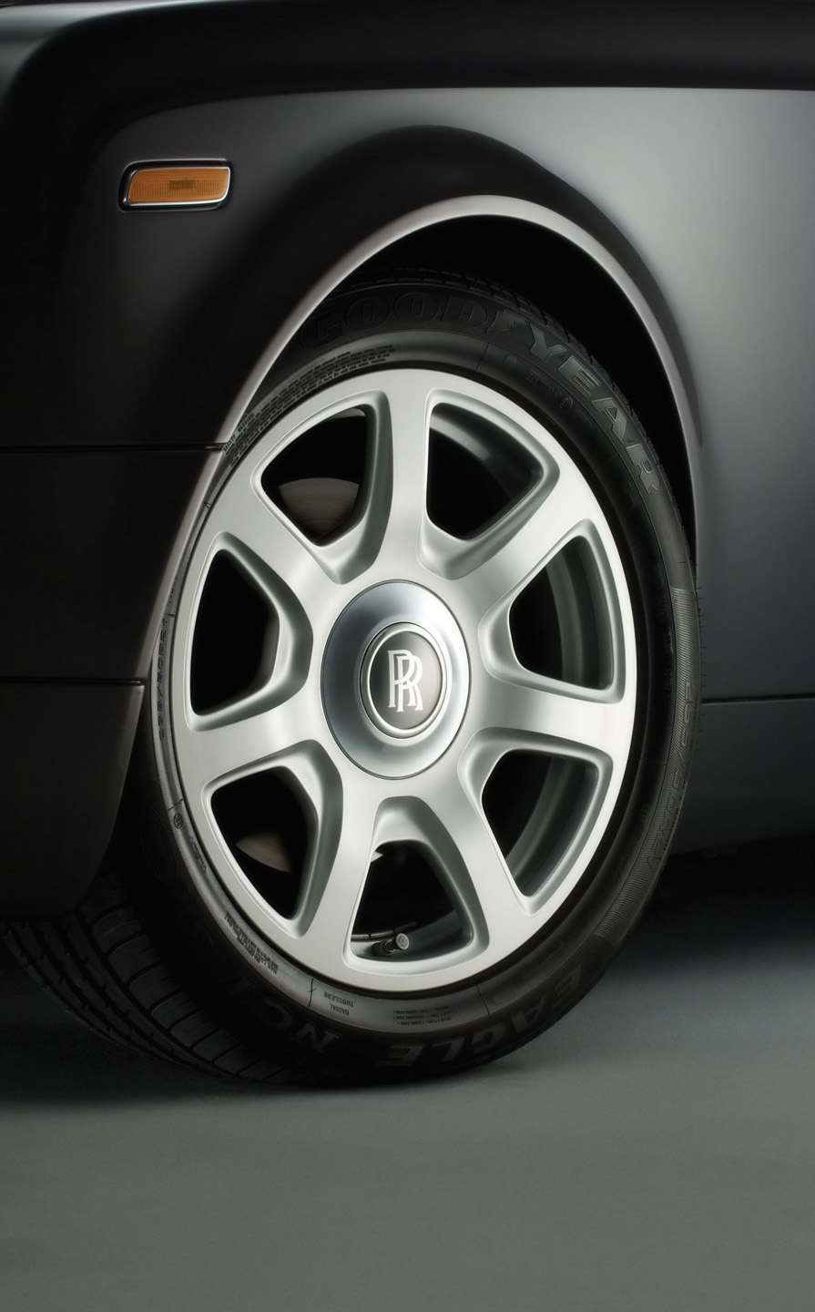 Rolls-Royce Phantom photo #22