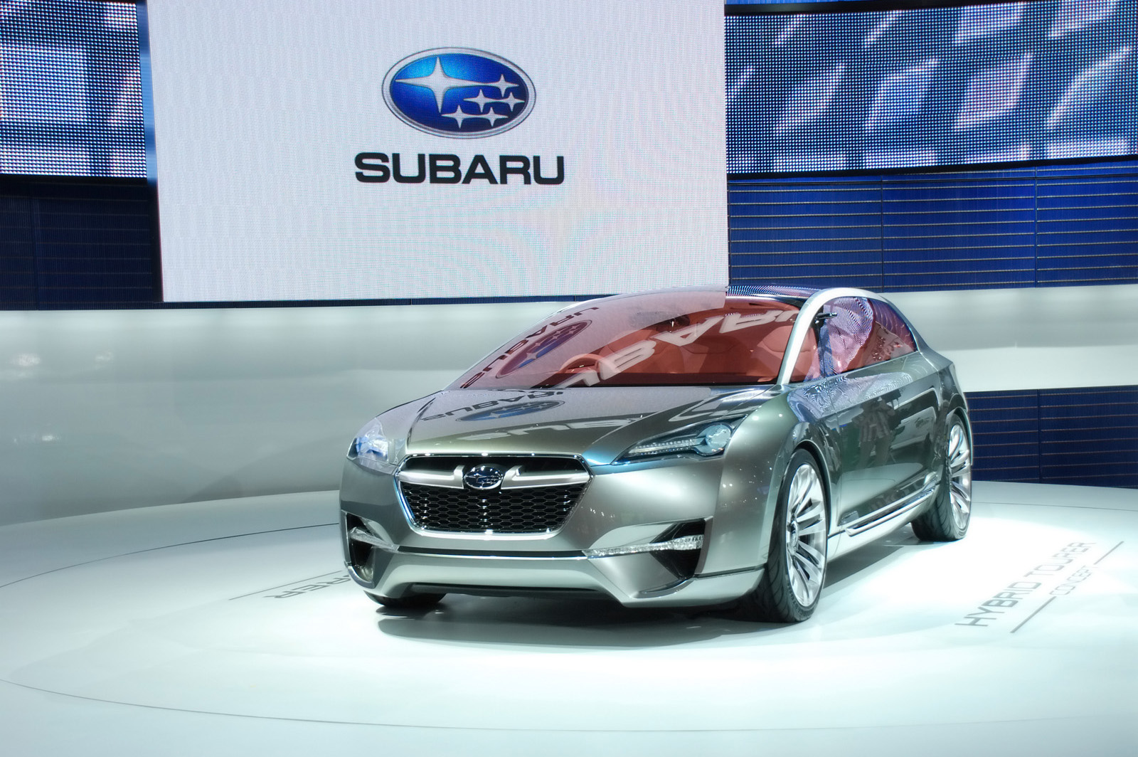 Subaru Hybrid Tourer Concept photo #3