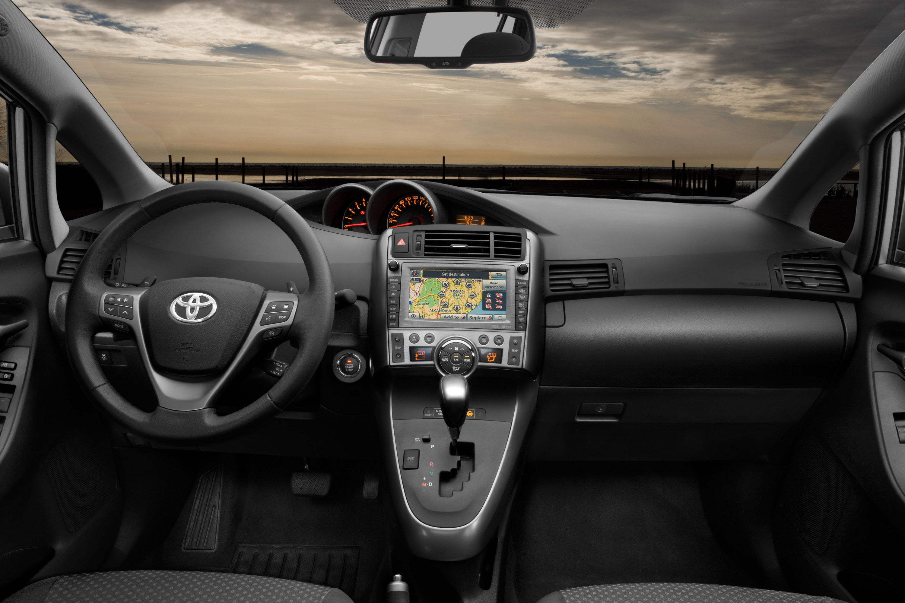 Toyota Verso photo #22