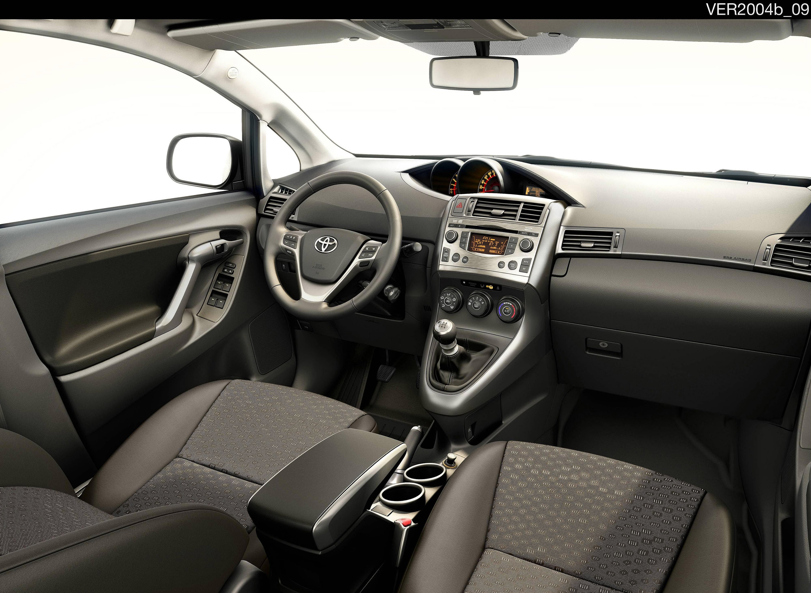 Toyota Verso photo #24