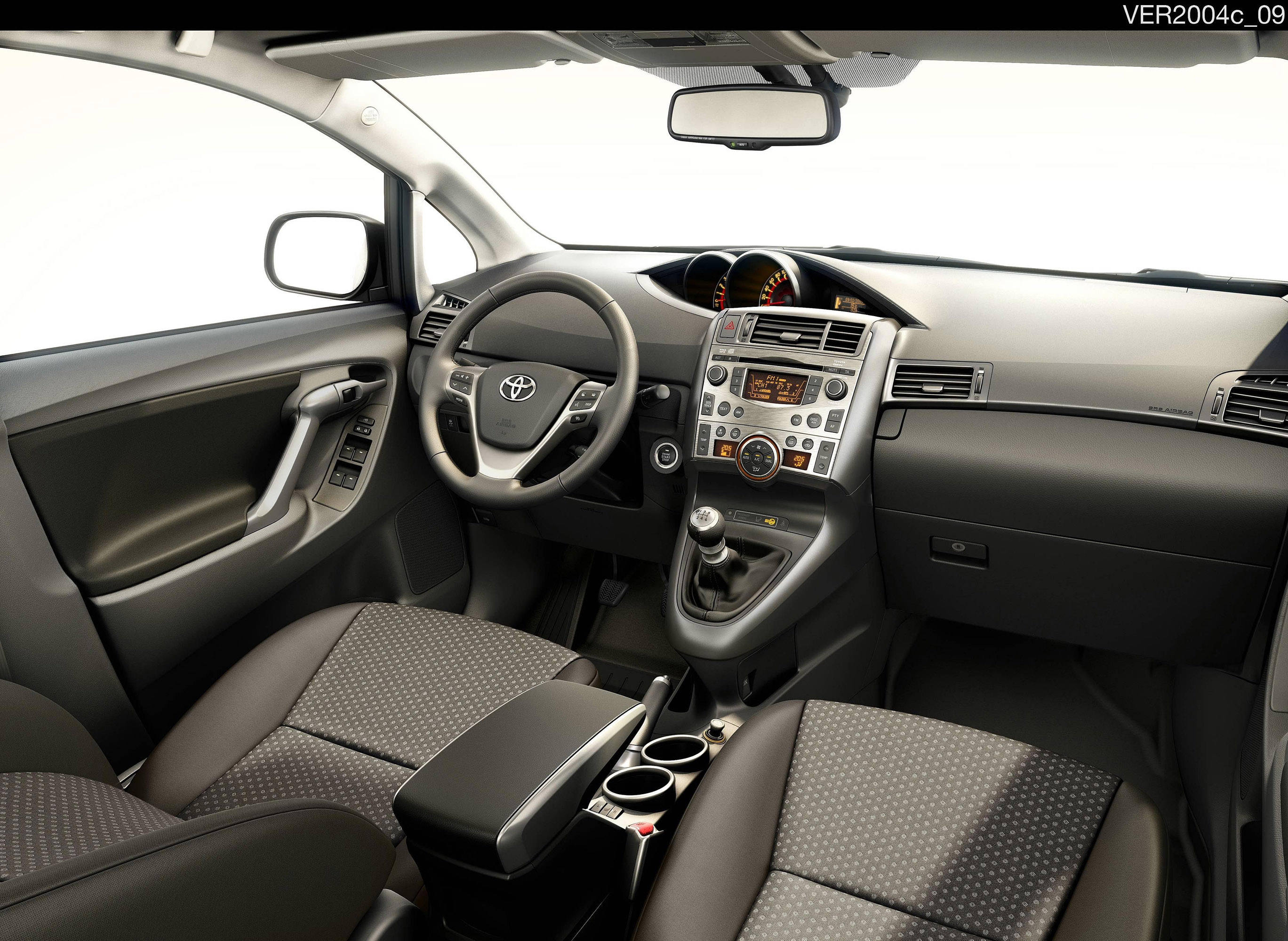 Toyota Verso photo #25