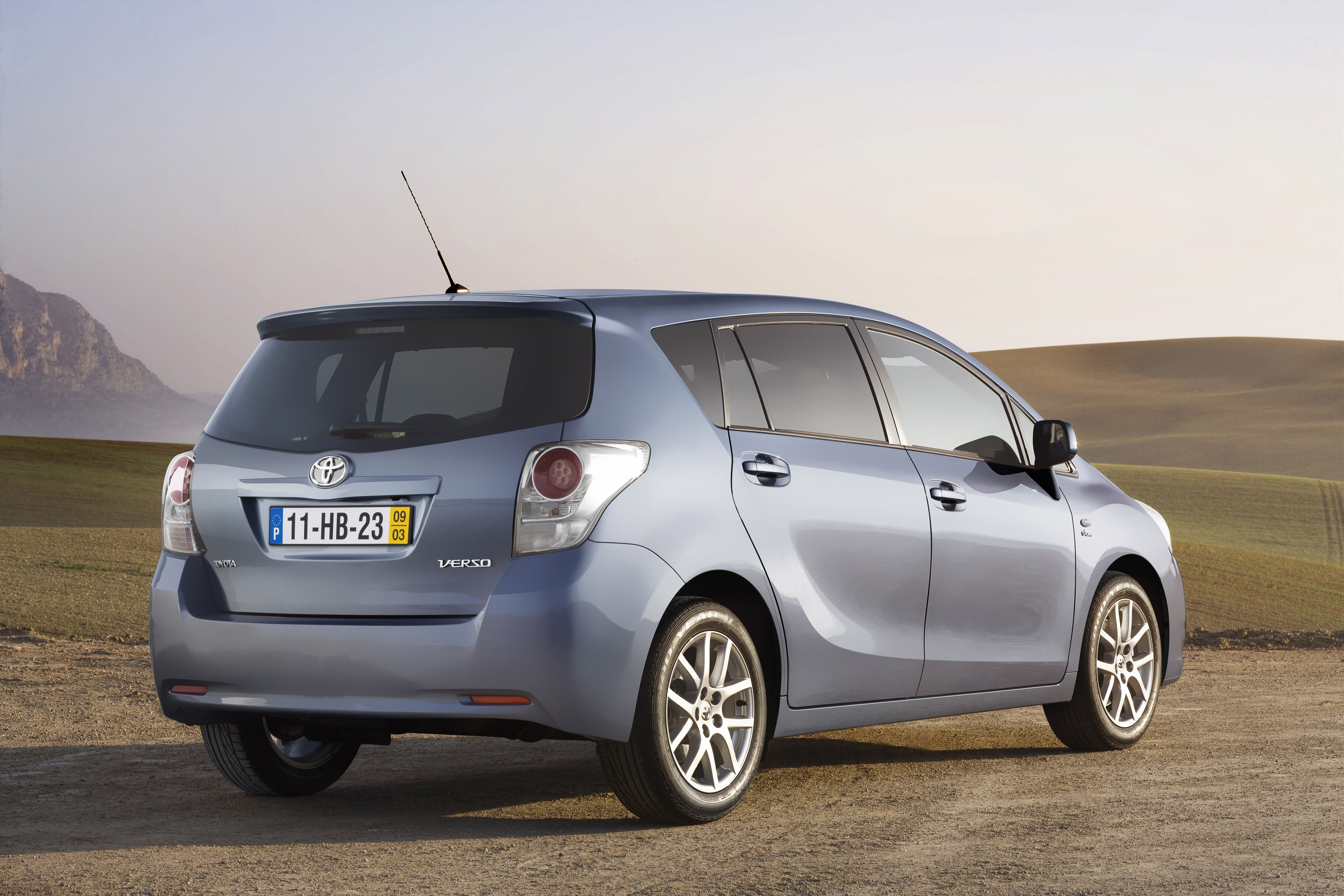 Toyota Verso photo #40