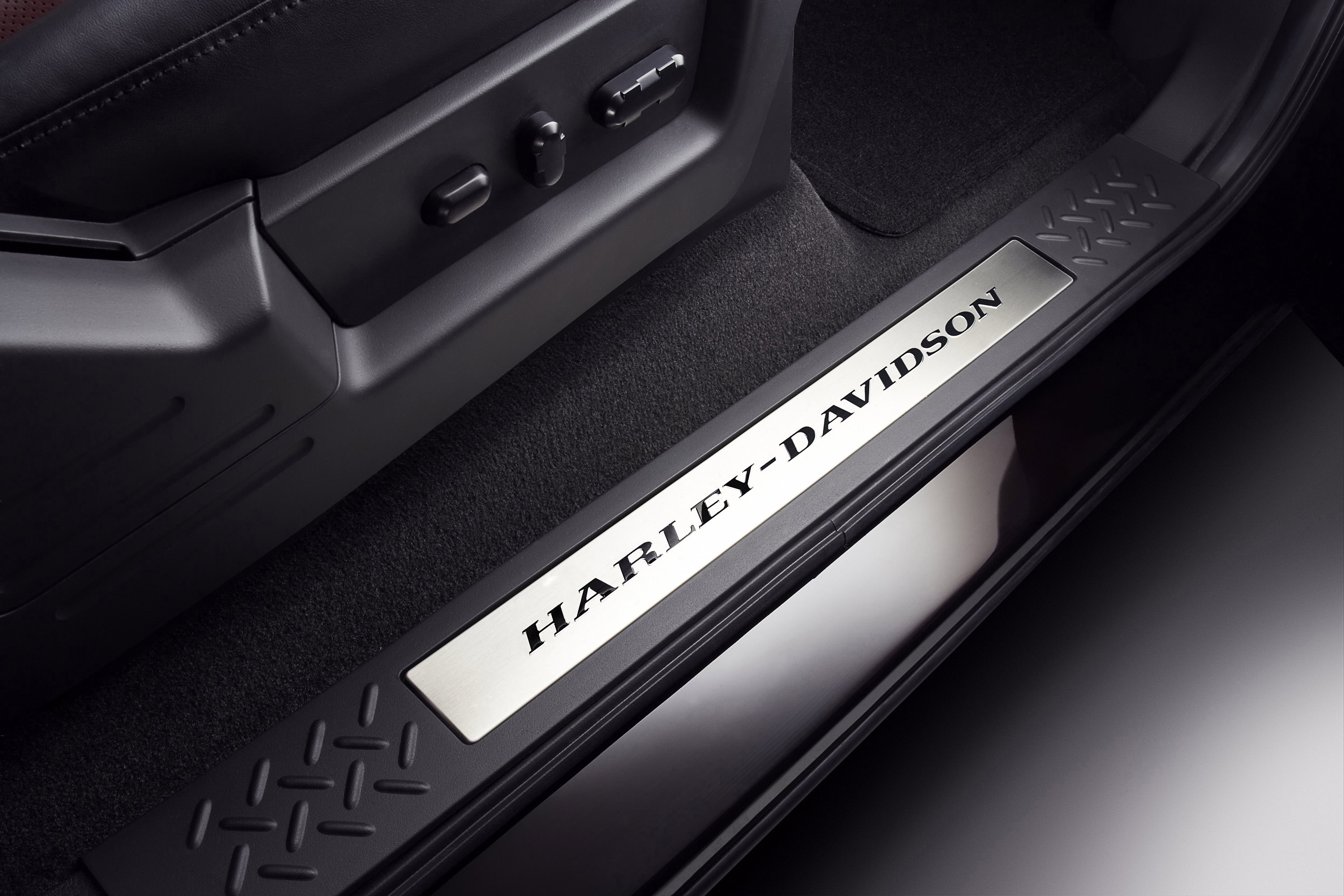 Ford F-150 Harley-Davidson photo #18
