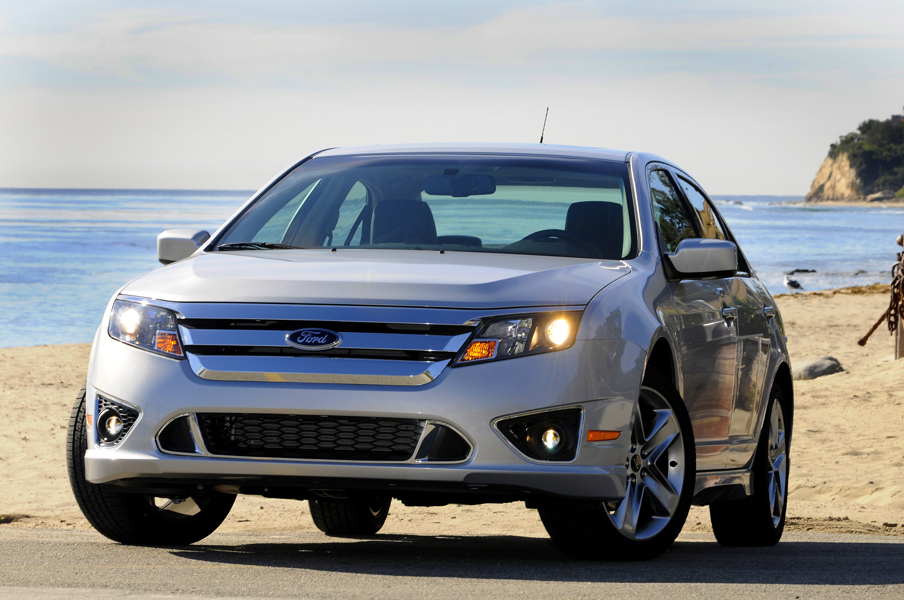 Ford Fusion photo #1