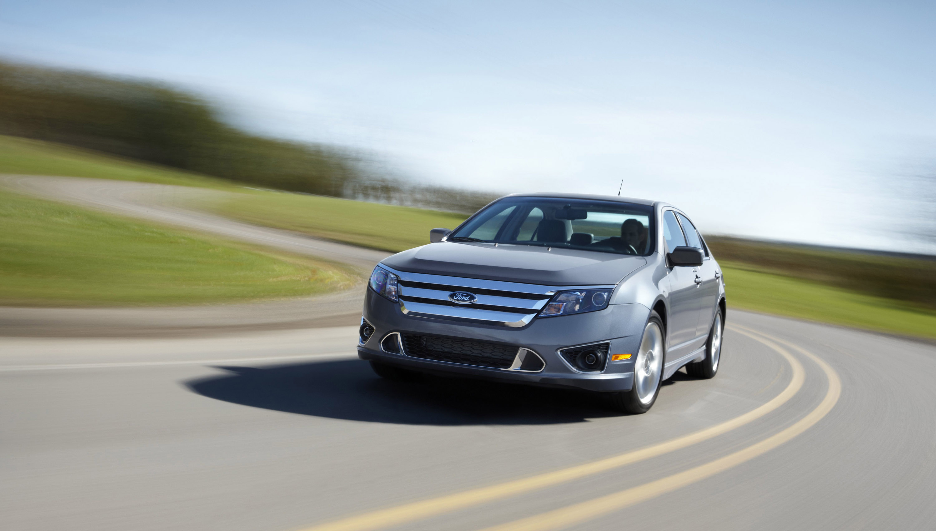 Ford Fusion photo #6