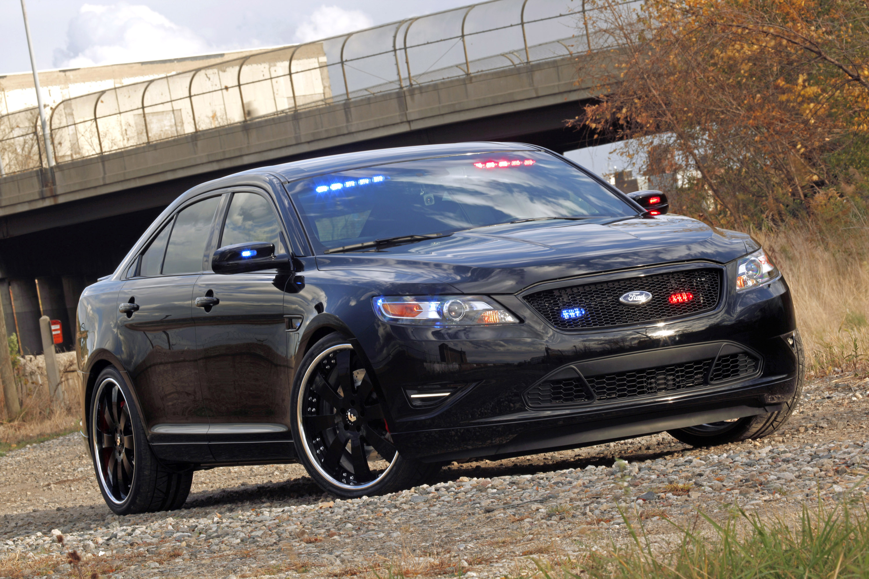 Ford Stealth Police Interceptor Concept photo #1