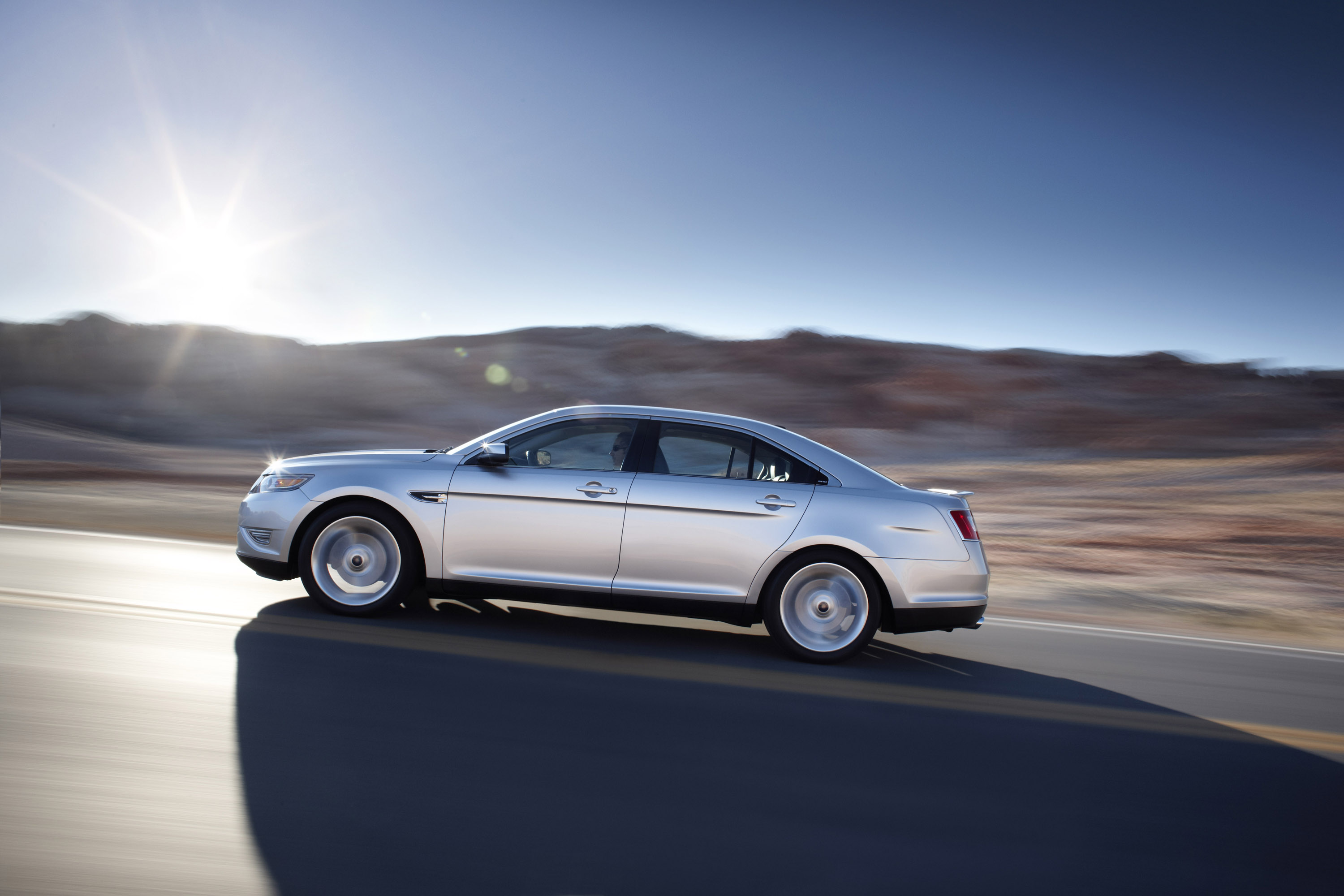 Ford Taurus SHO photo #15