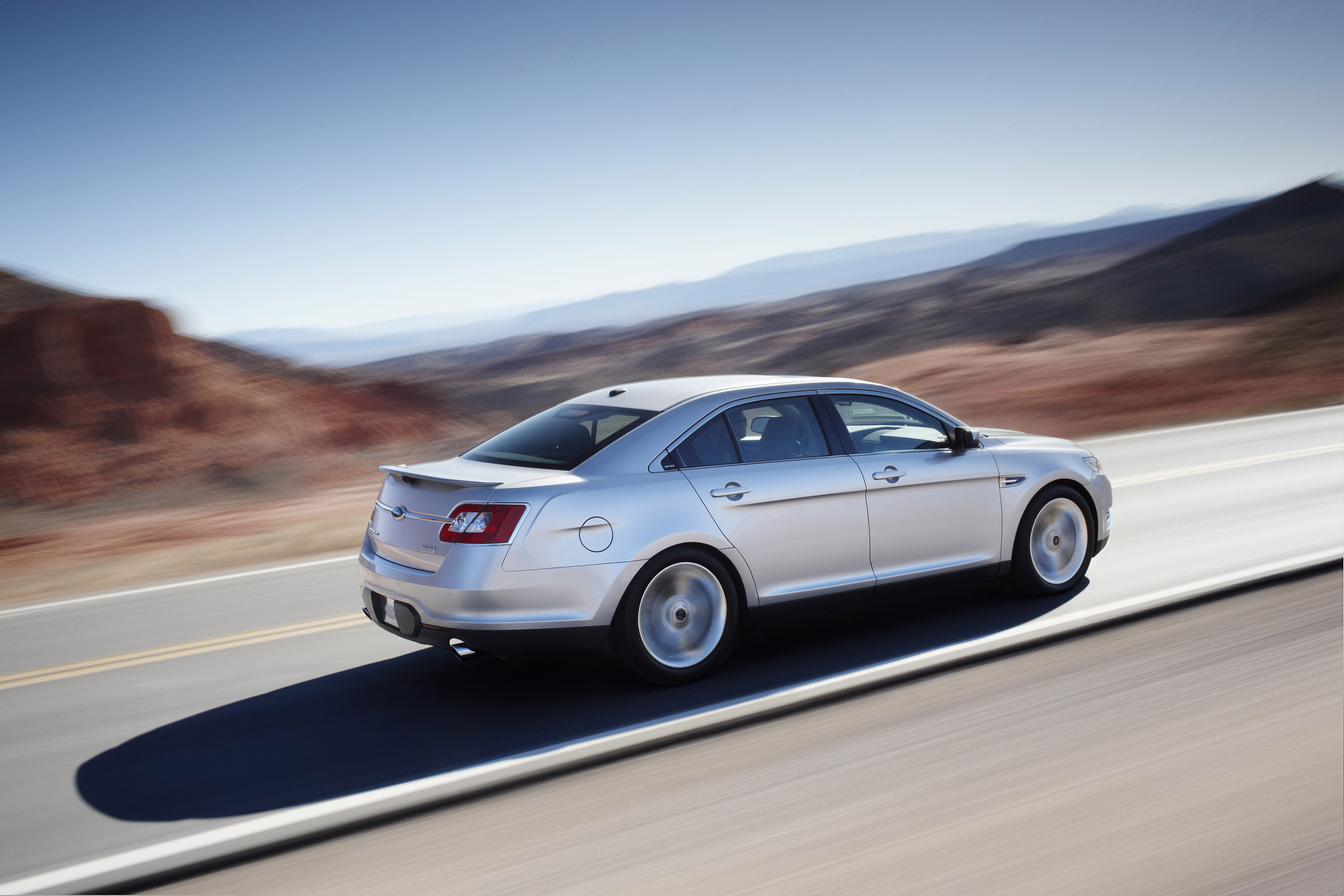 Ford Taurus SHO photo #18