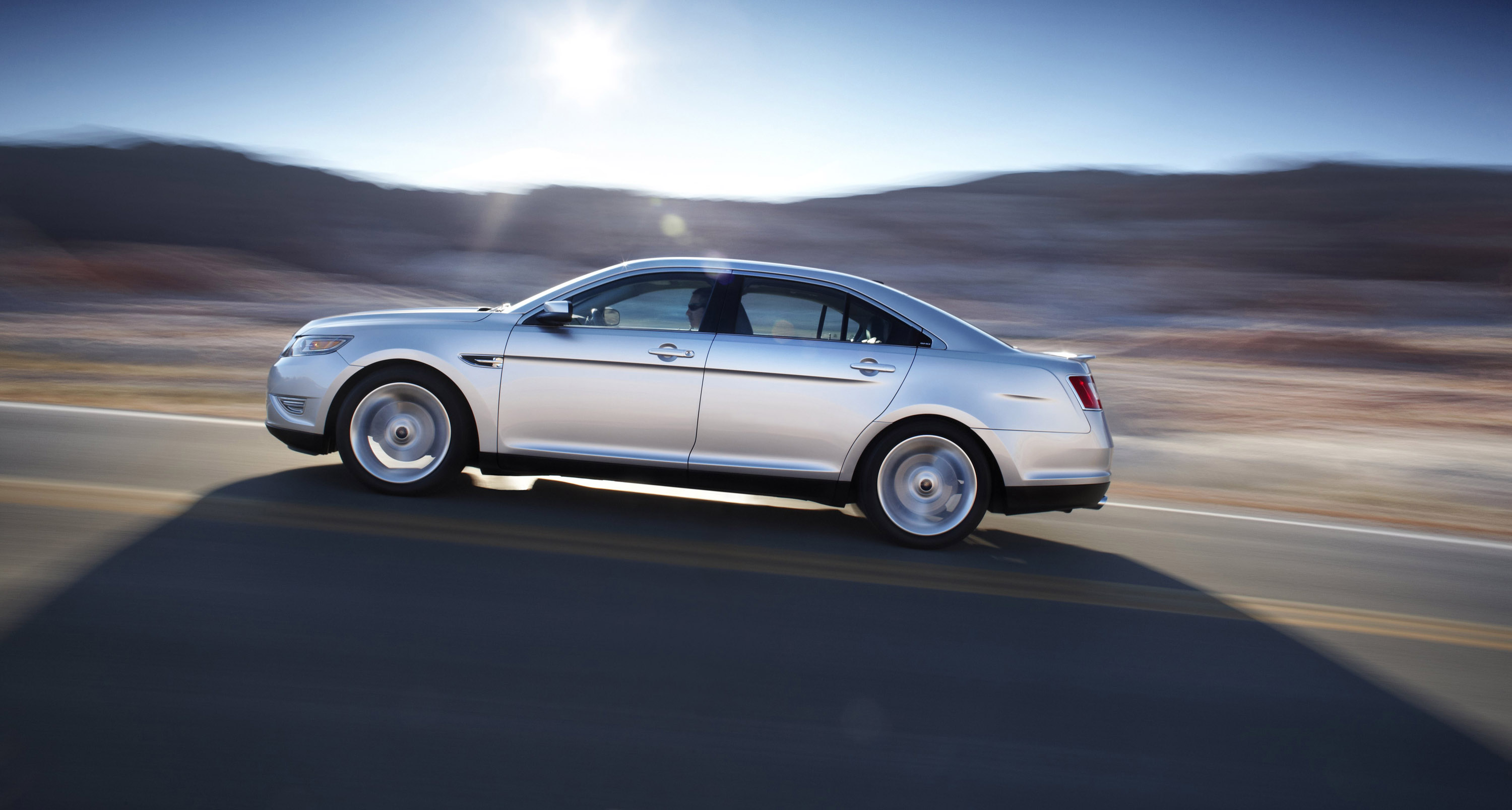 Ford Taurus SHO photo #20