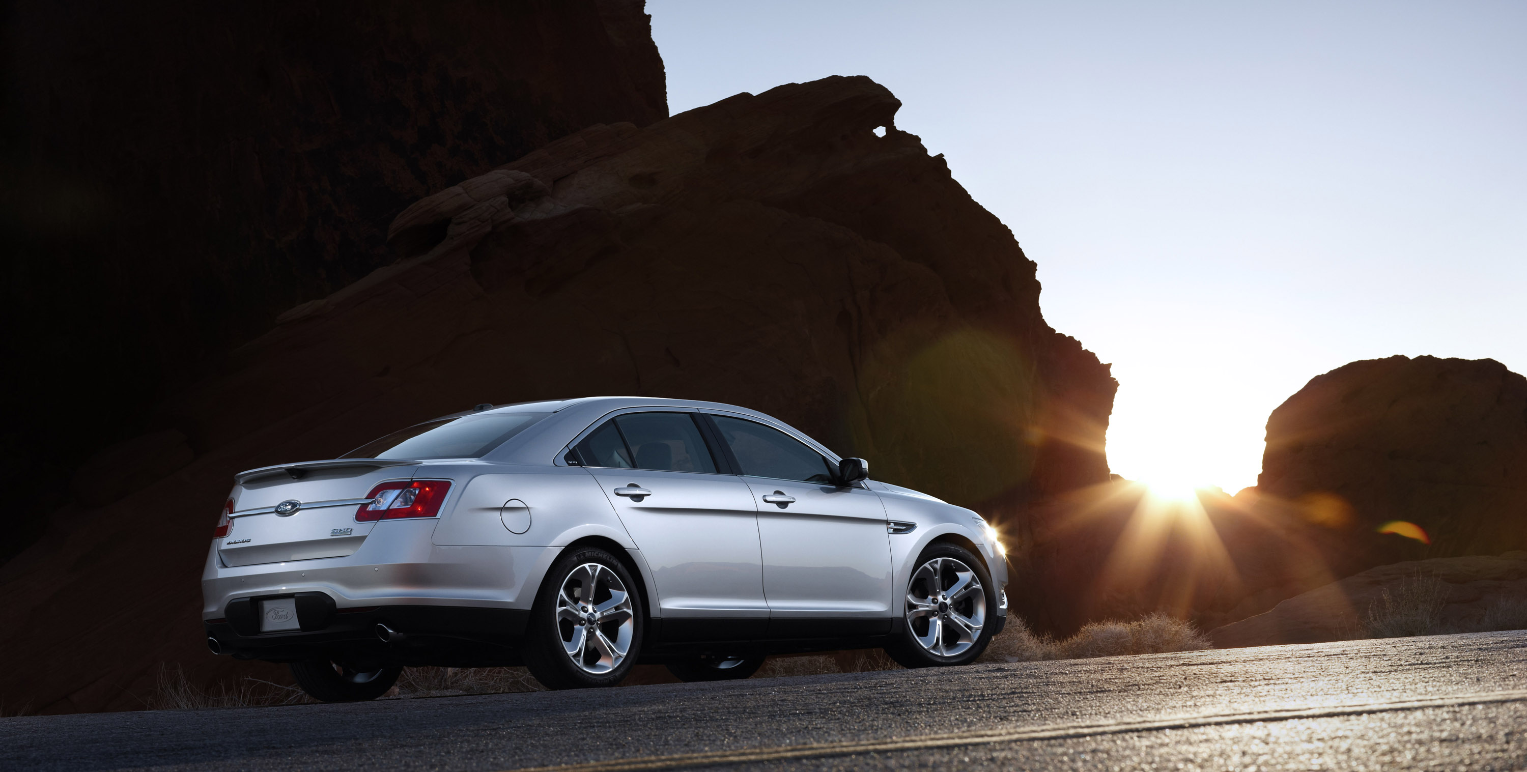 Ford Taurus SHO photo #24