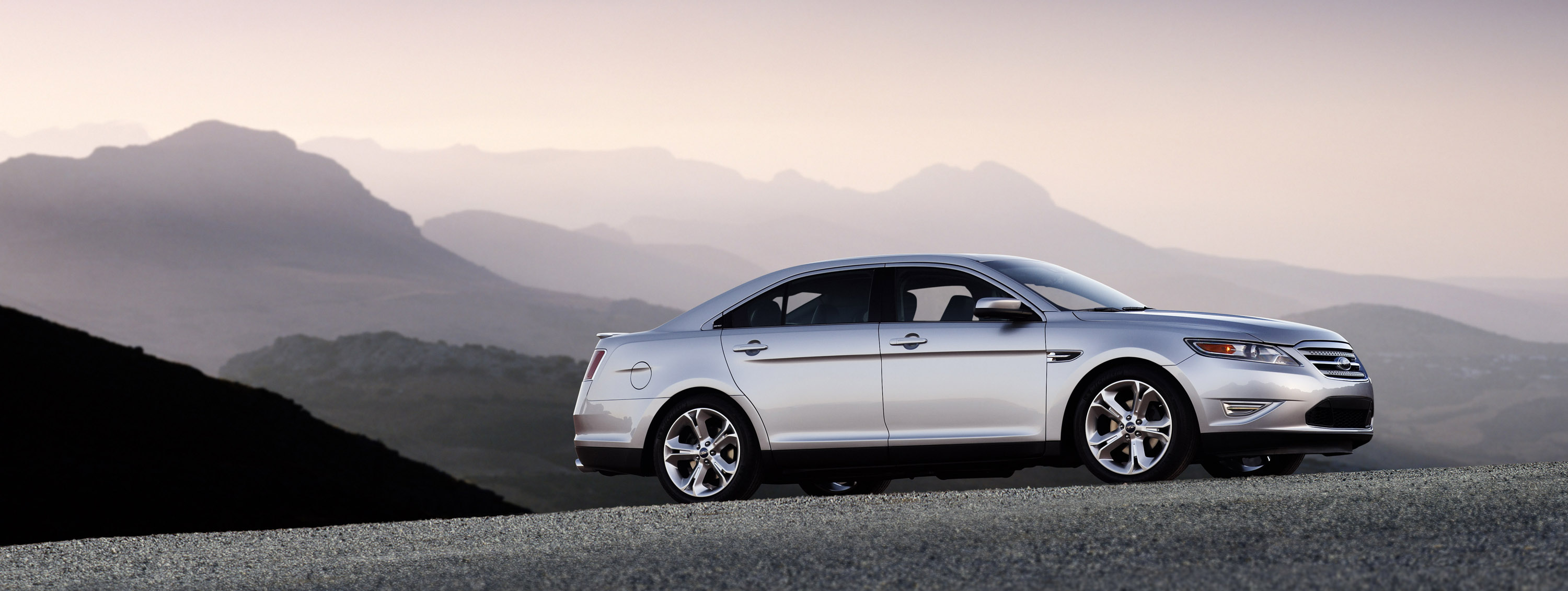 Ford Taurus SHO photo #26