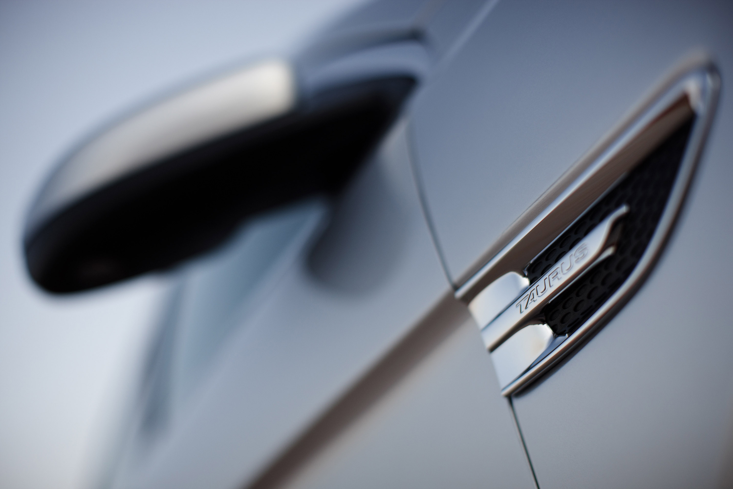 Ford Taurus SHO photo #33