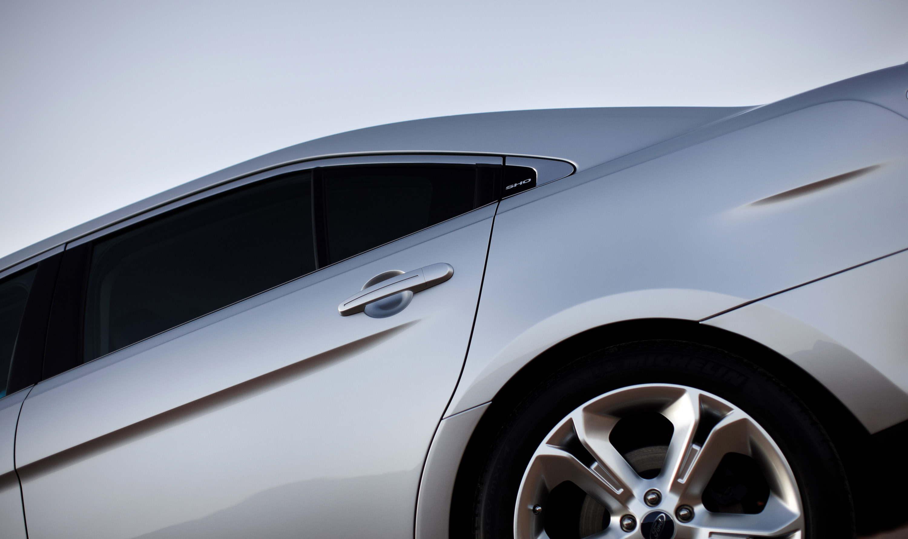 Ford Taurus SHO photo #34