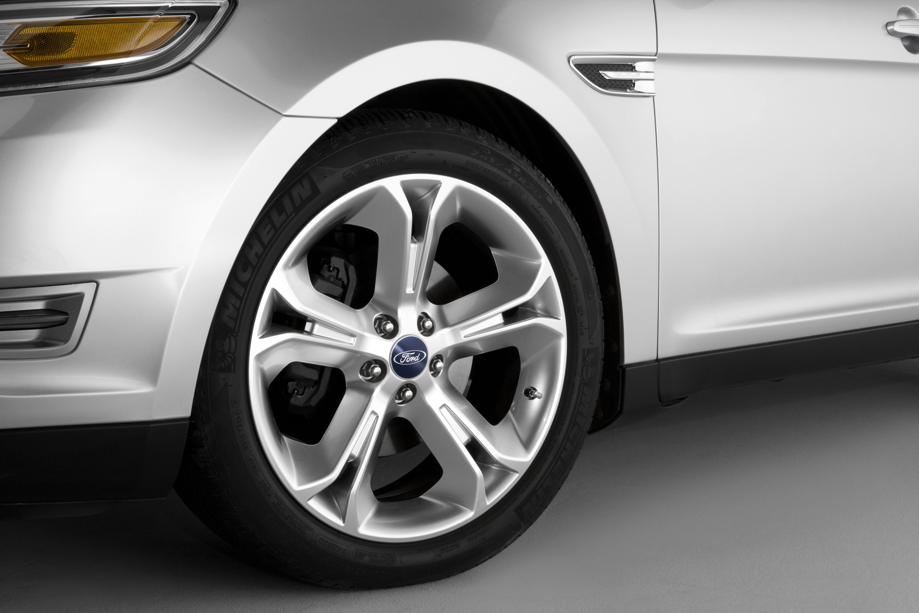 Ford Taurus SHO photo #36