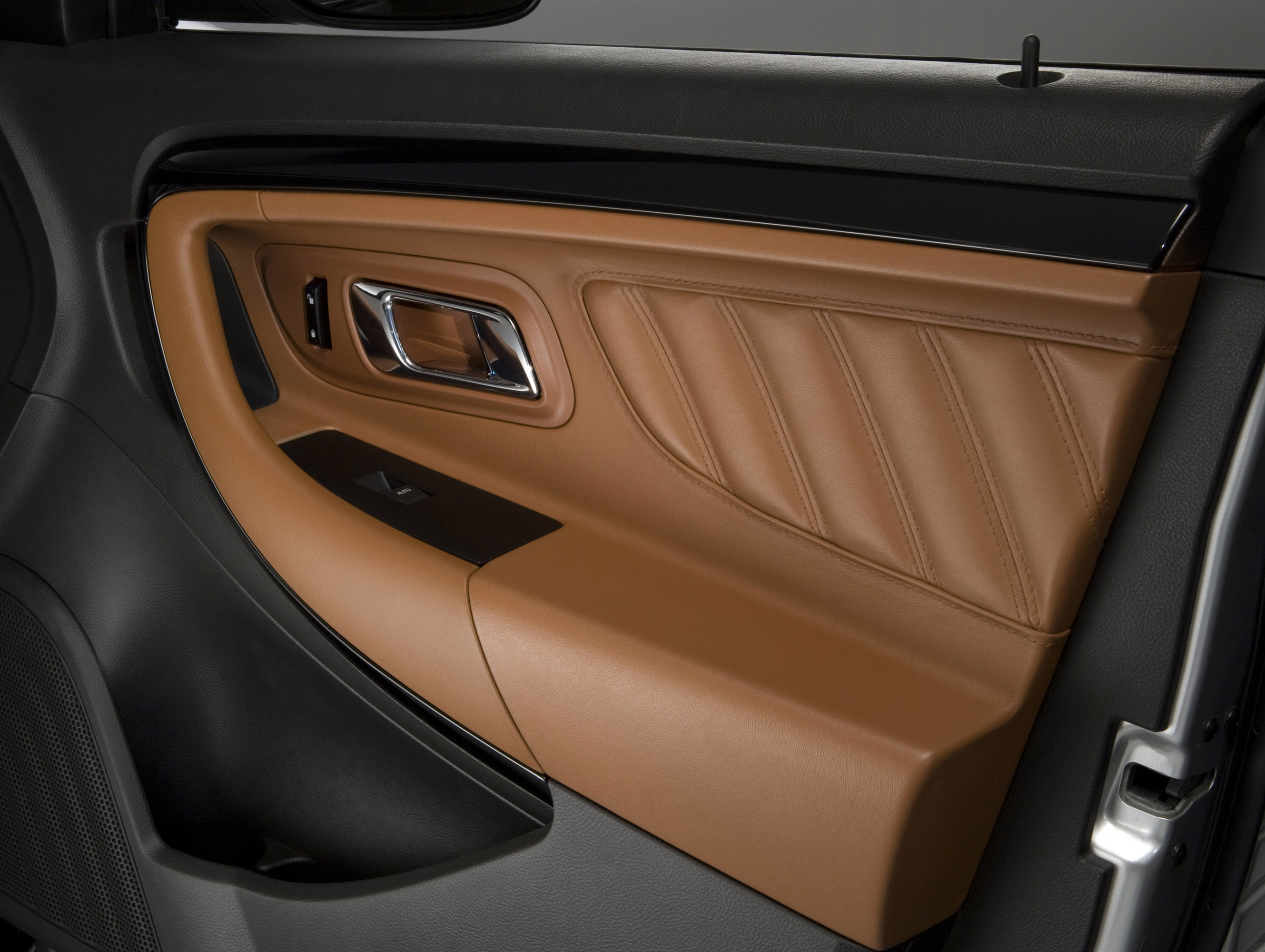 Ford Taurus SHO photo #42