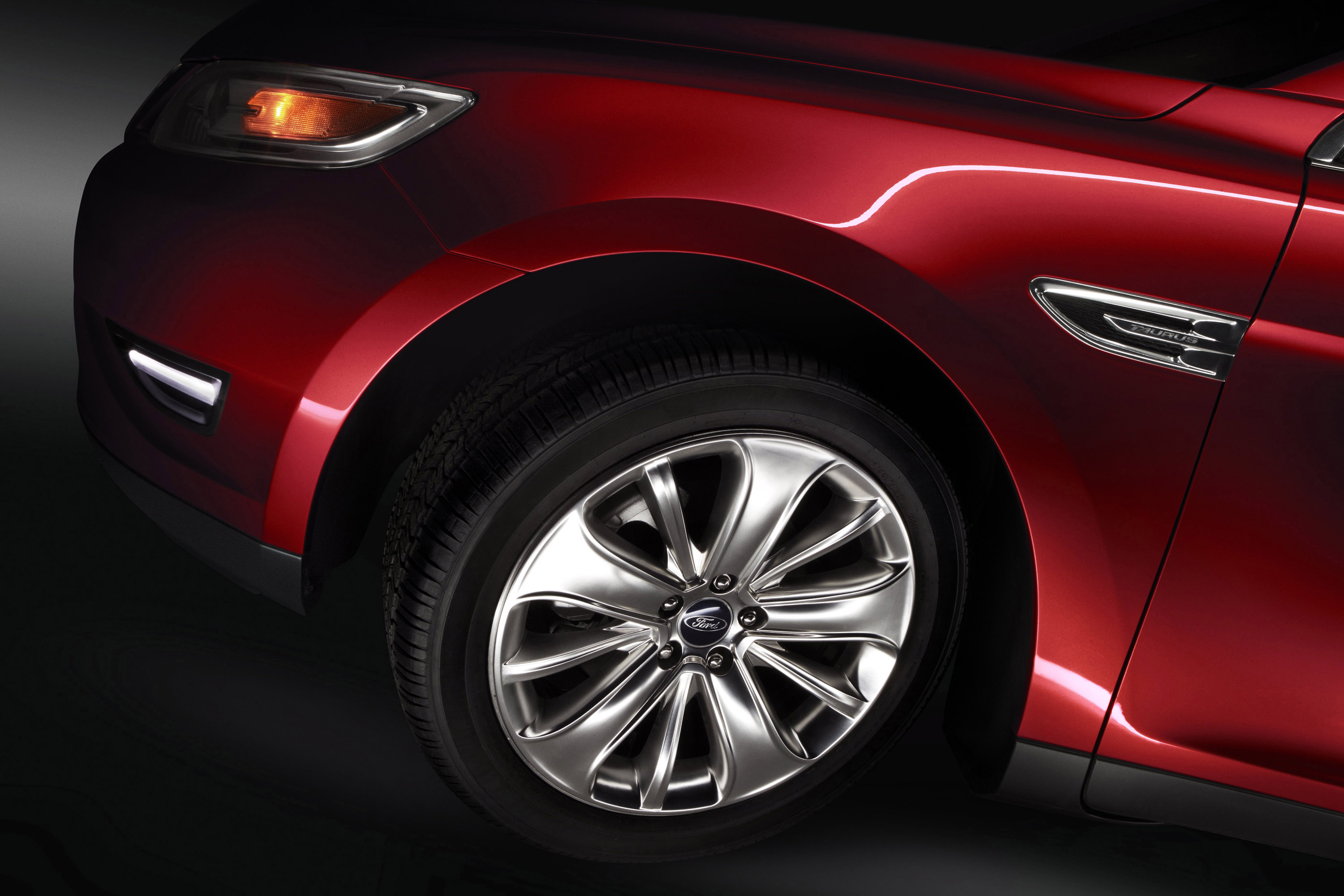 Ford Taurus photo #28