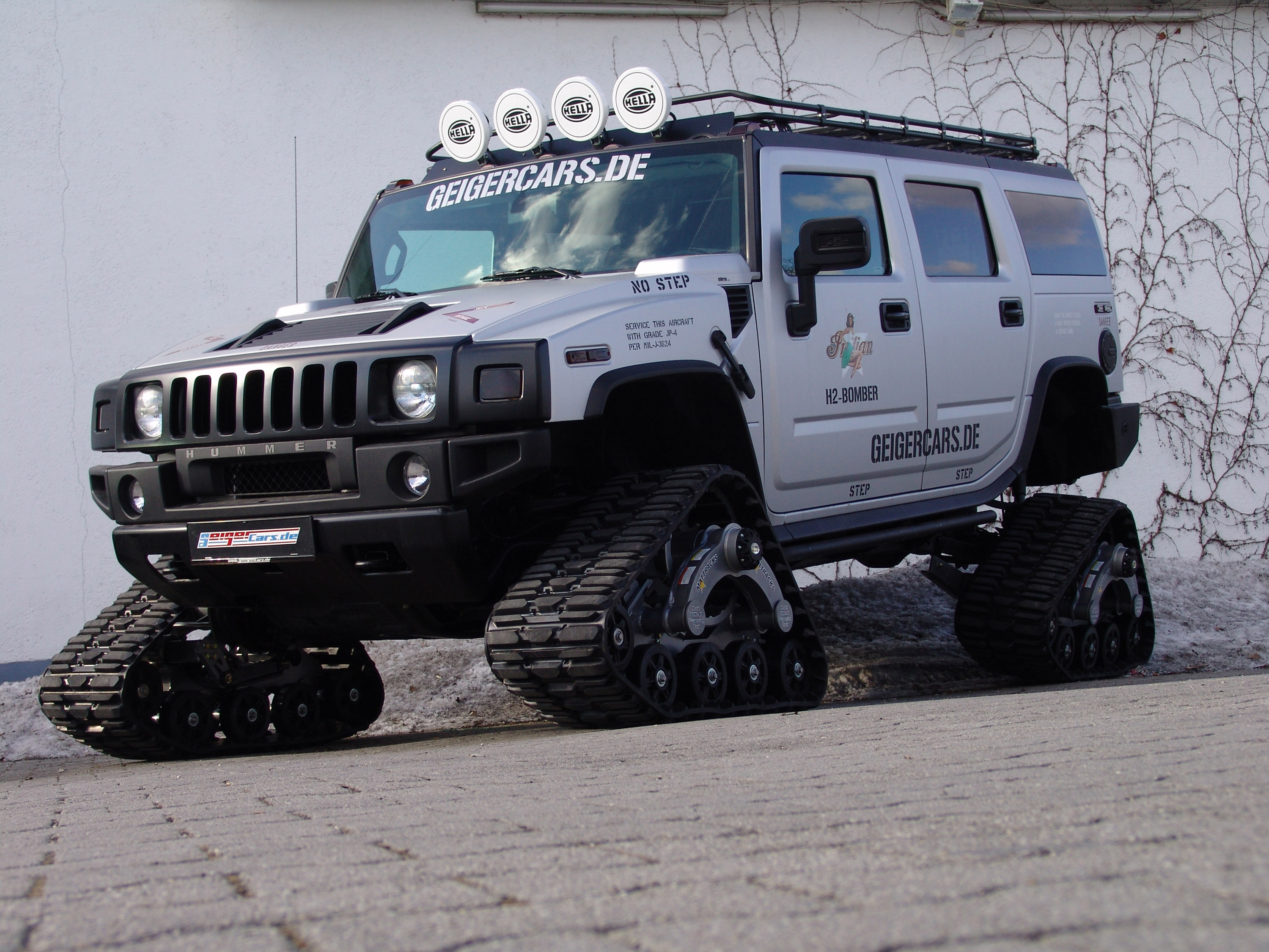 GeigerCars Hummer H2 Bomber photo #2