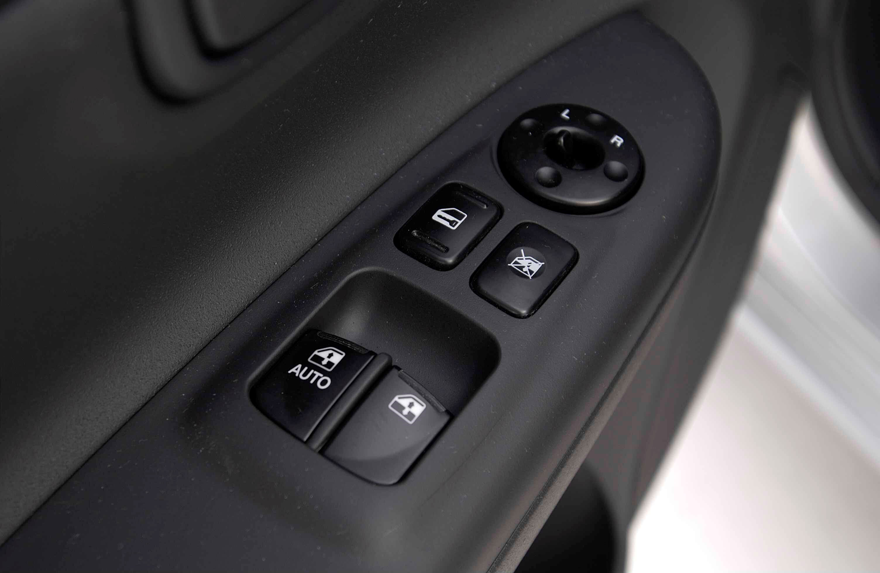 Hyundai Accent photo #12