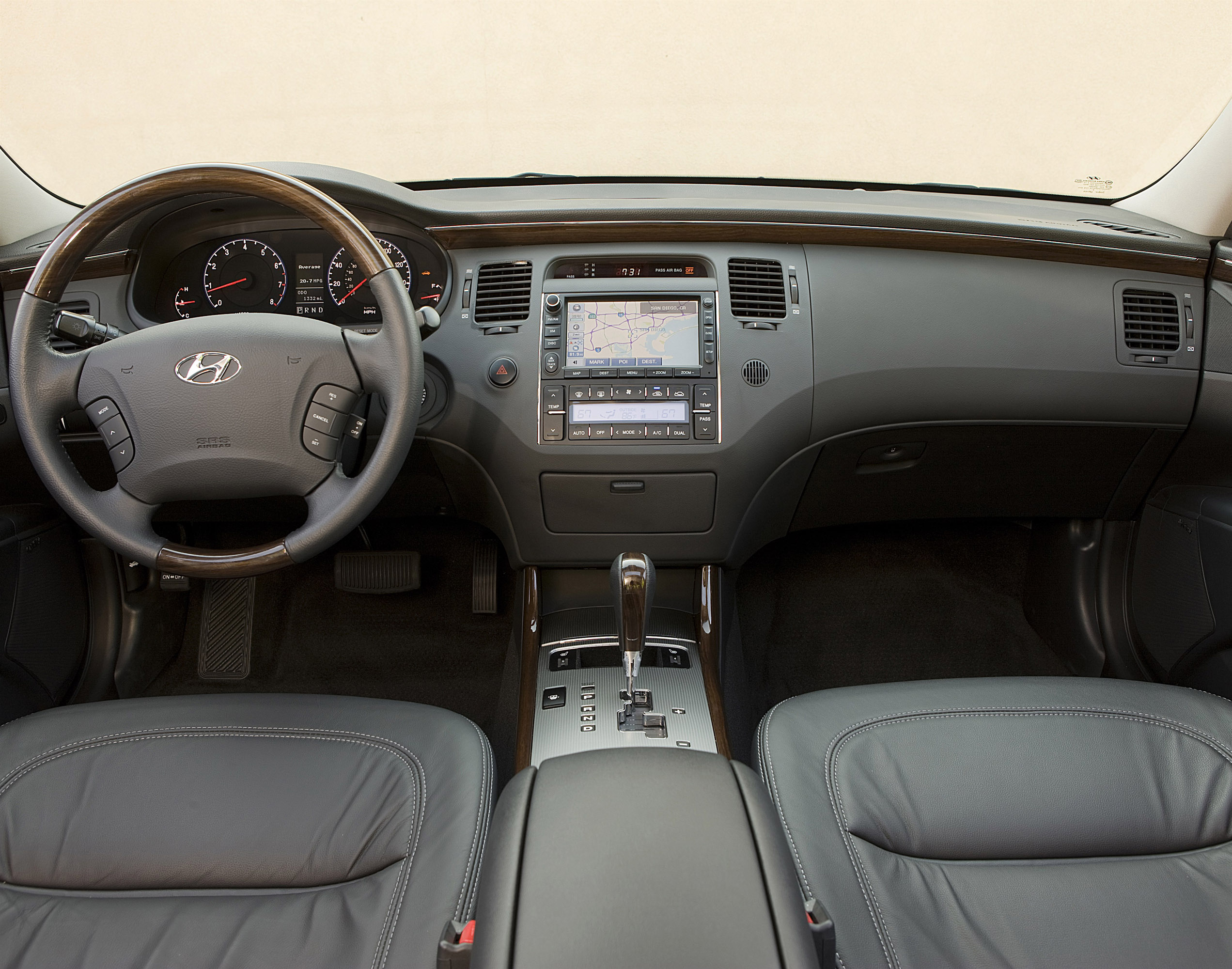 Hyundai Azera photo #24