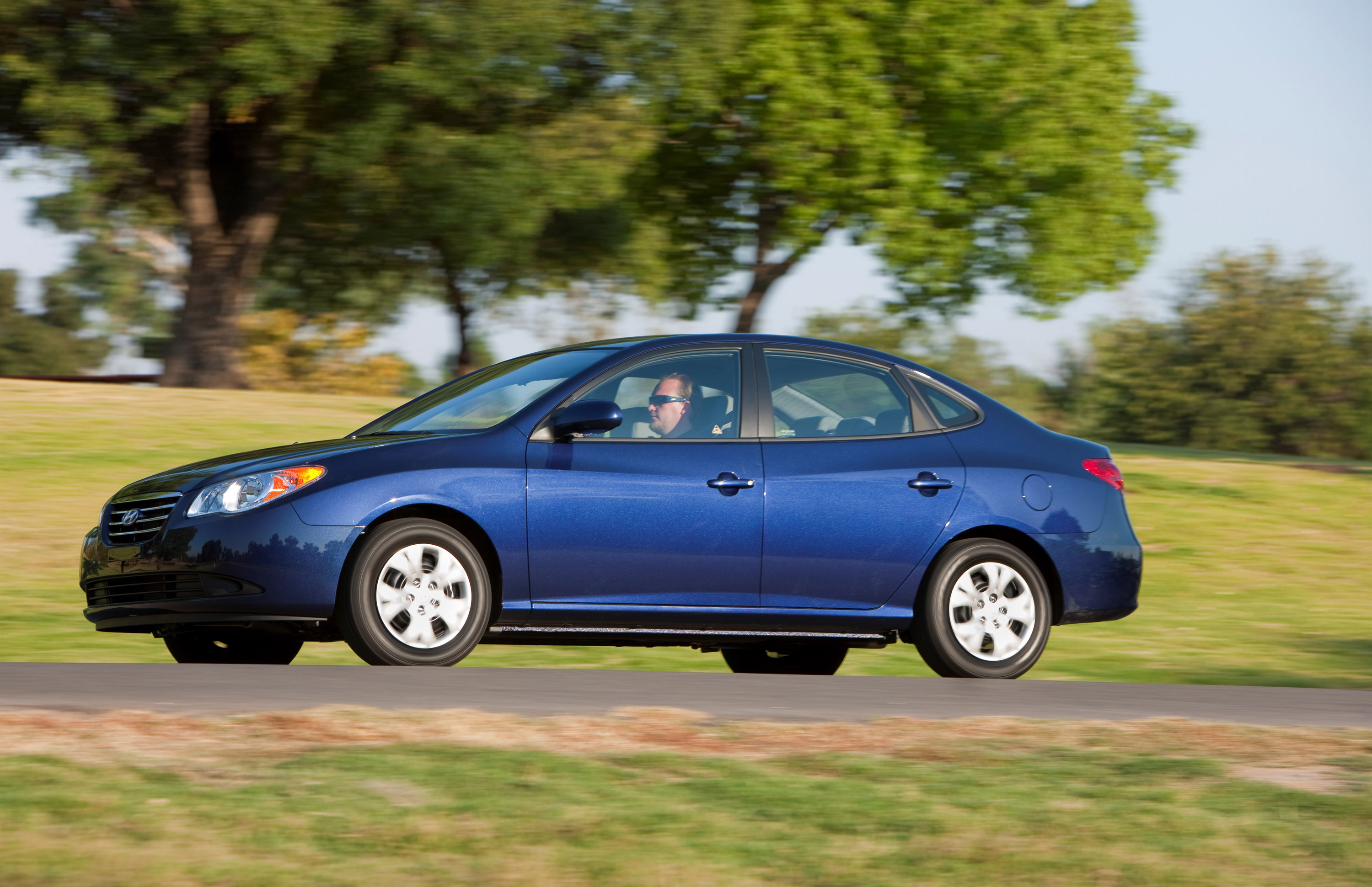 2010 Hyundai Elantra Blue  HD Pictures @ carsinvasion.com