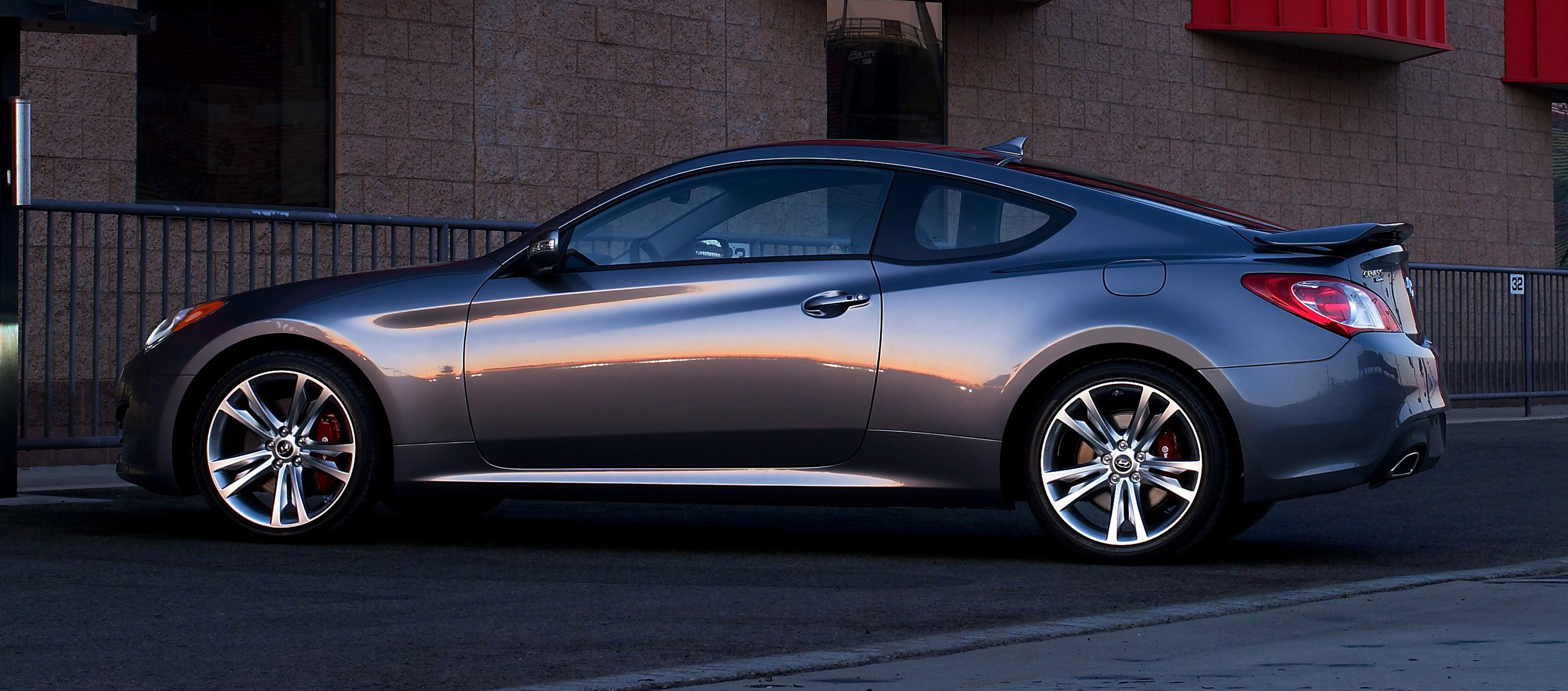 Hyundai Genesis Coupe photo #15