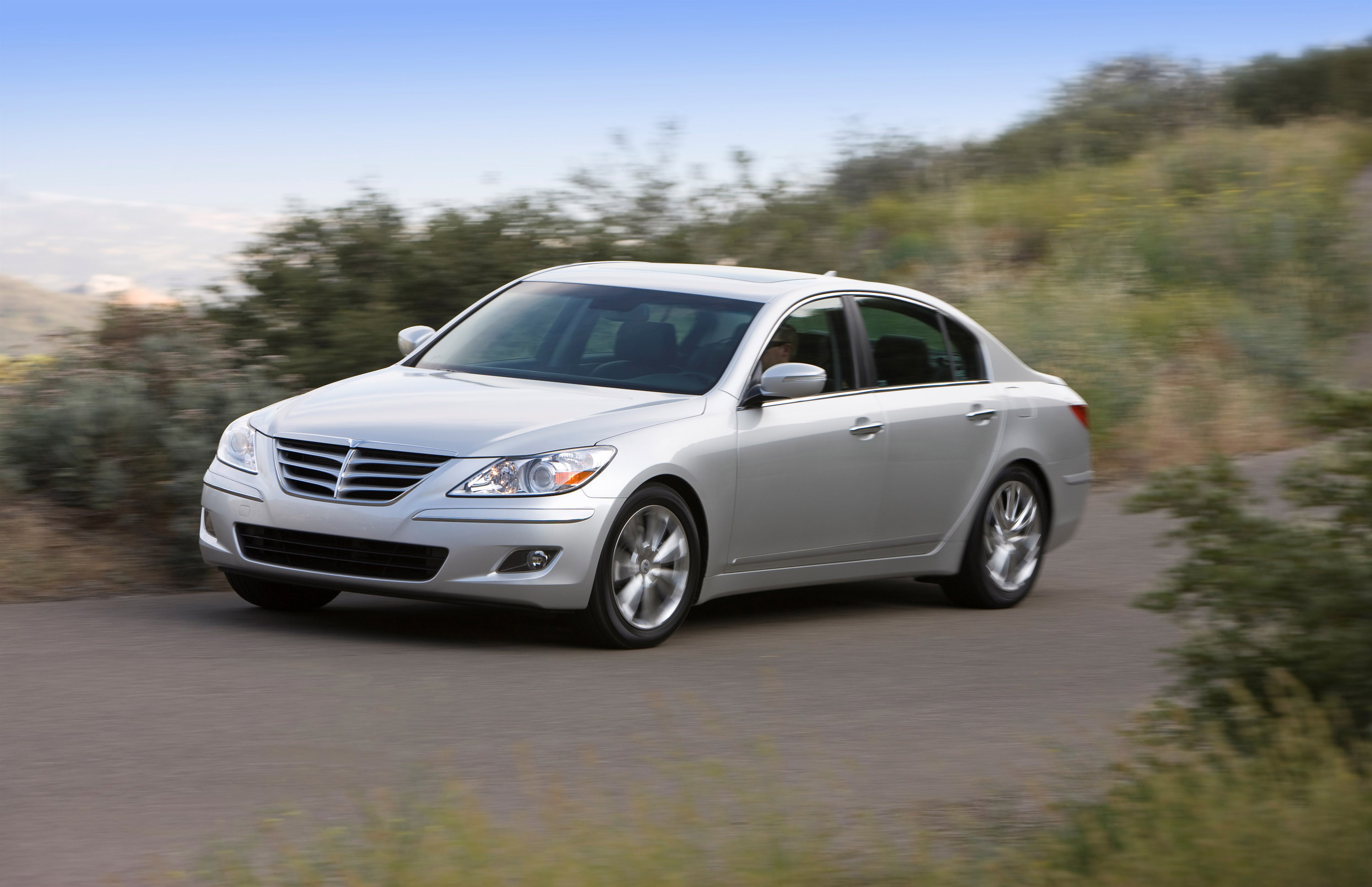 Hyundai Genesis photo #9