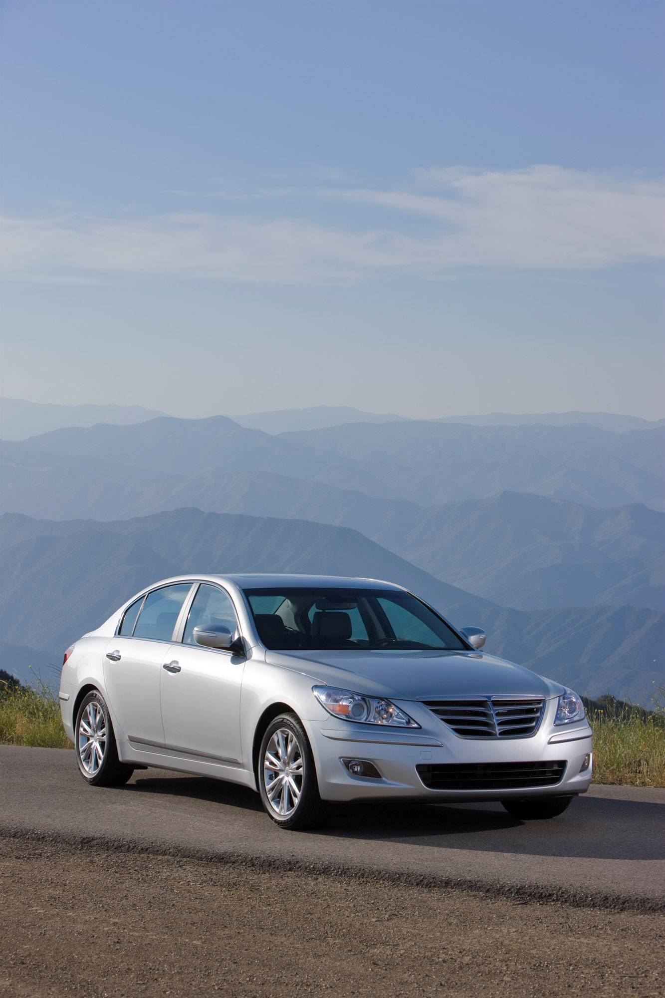 Hyundai Genesis photo #13