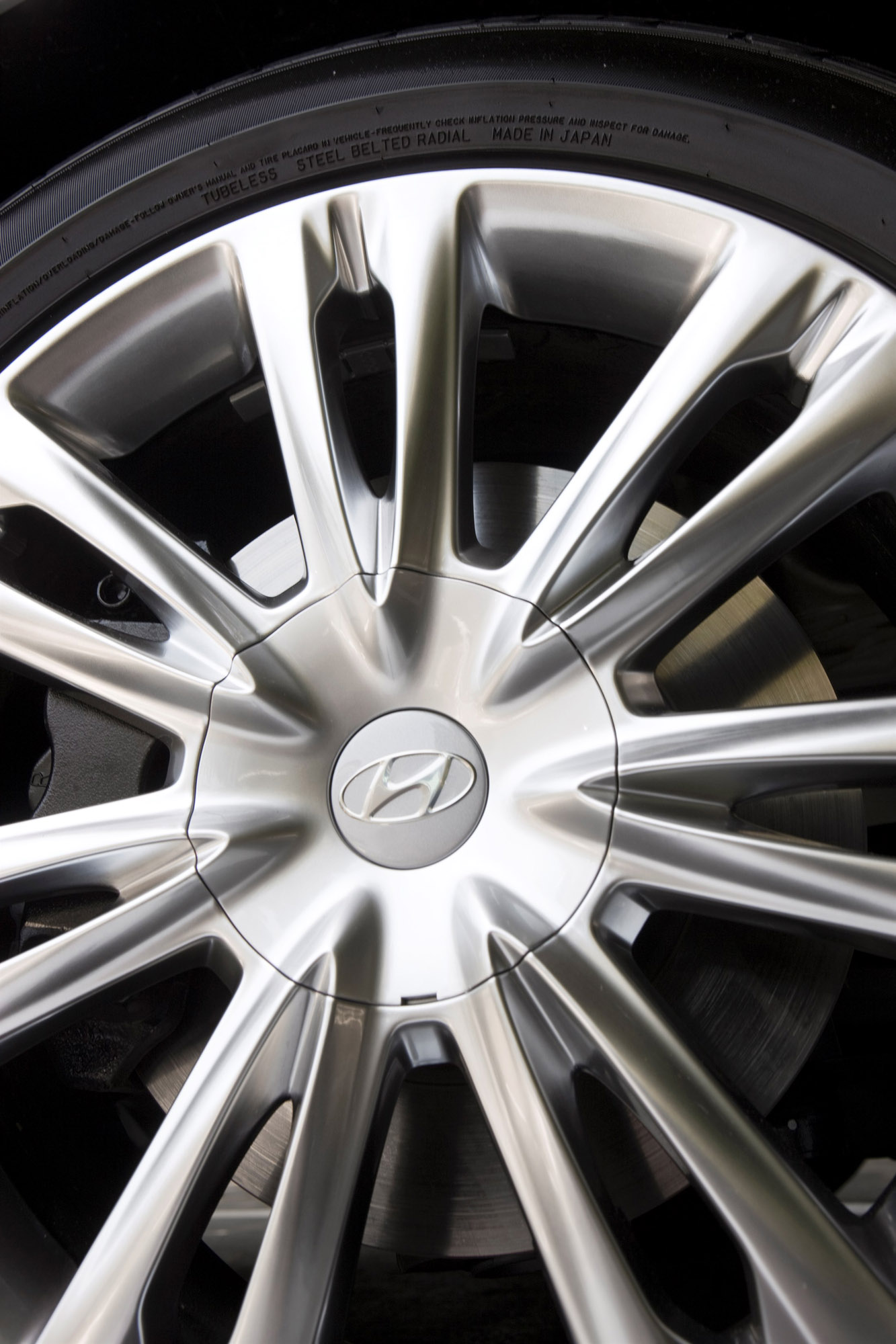 Hyundai Genesis photo #27