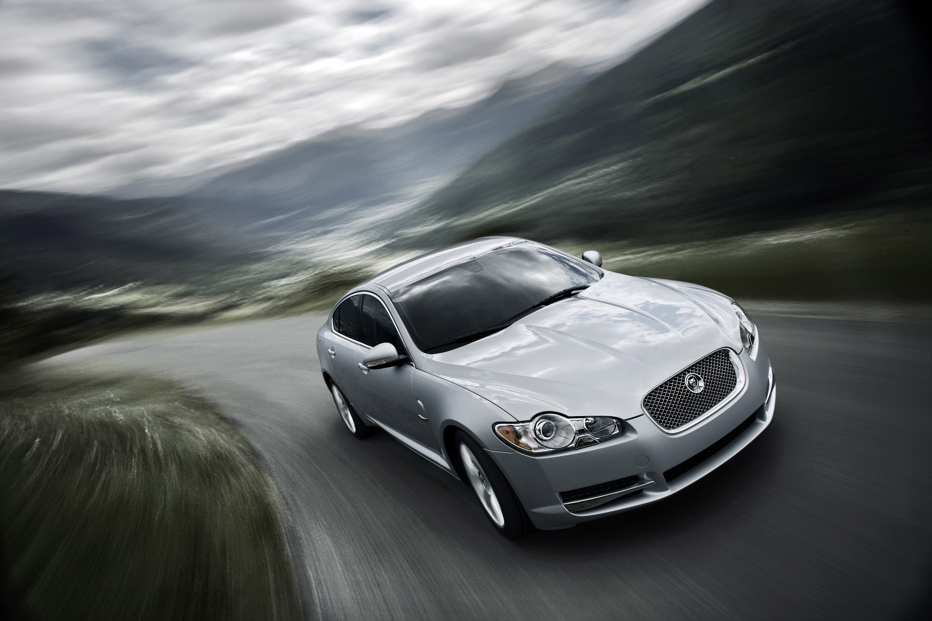 Jaguar XF photo #2